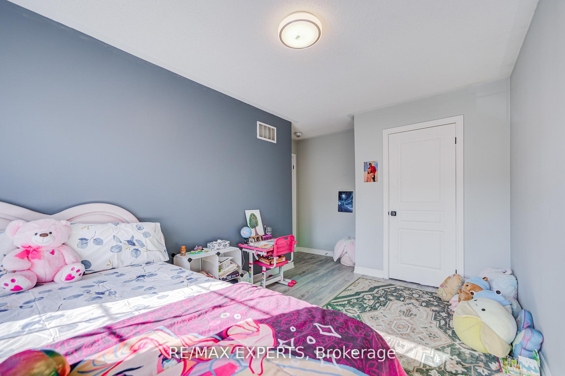 Photo 35 of 32 Walter Proctor Road, East Gwillimbury, Sharon — HOMEH