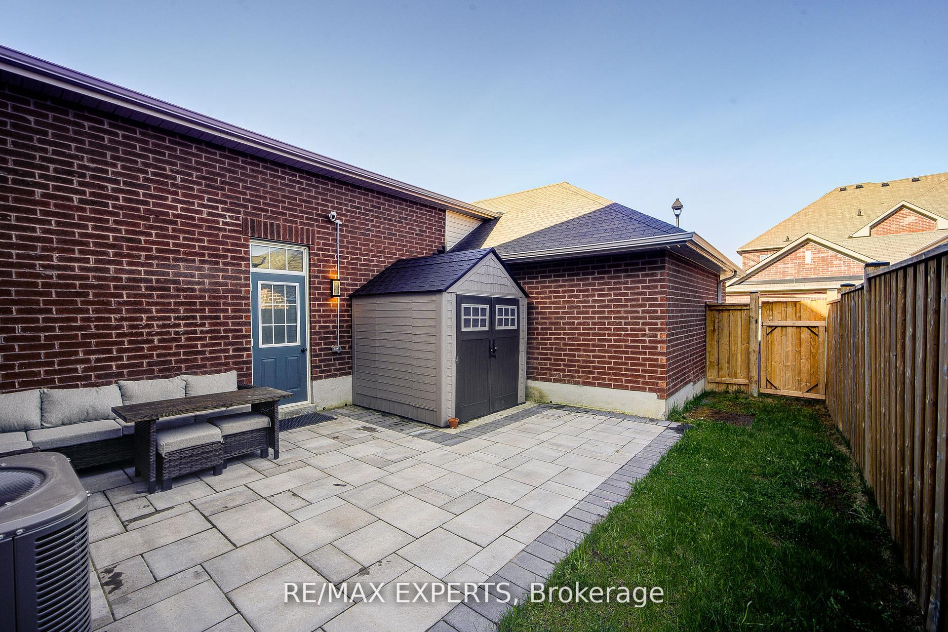 Photo 48 of 32 Walter Proctor Road, East Gwillimbury, Sharon — HOMEH