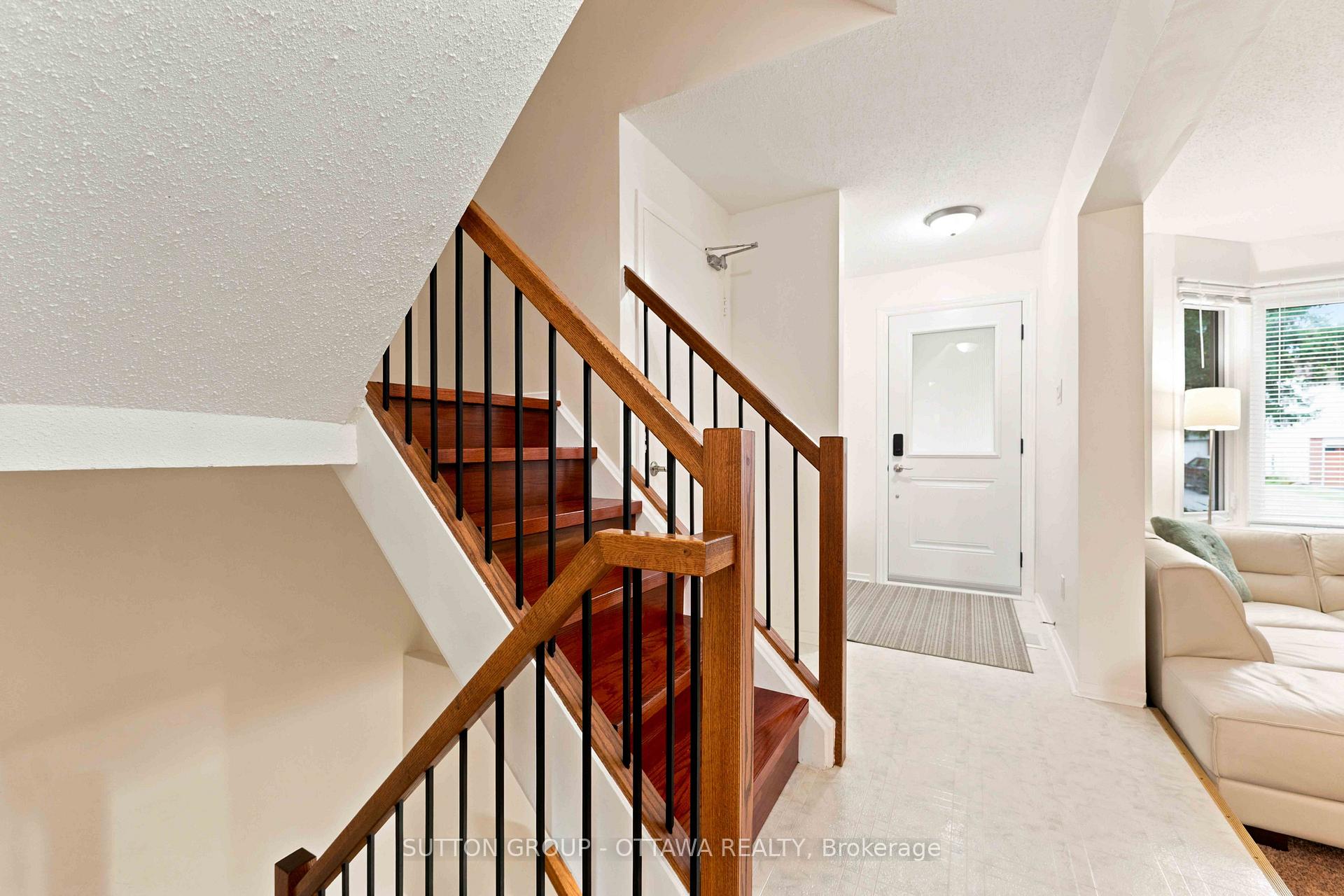Photo 4 of 66 Fieldgate Drive, Ottawa, Barrhaven - Knollsbrook — HOMEH