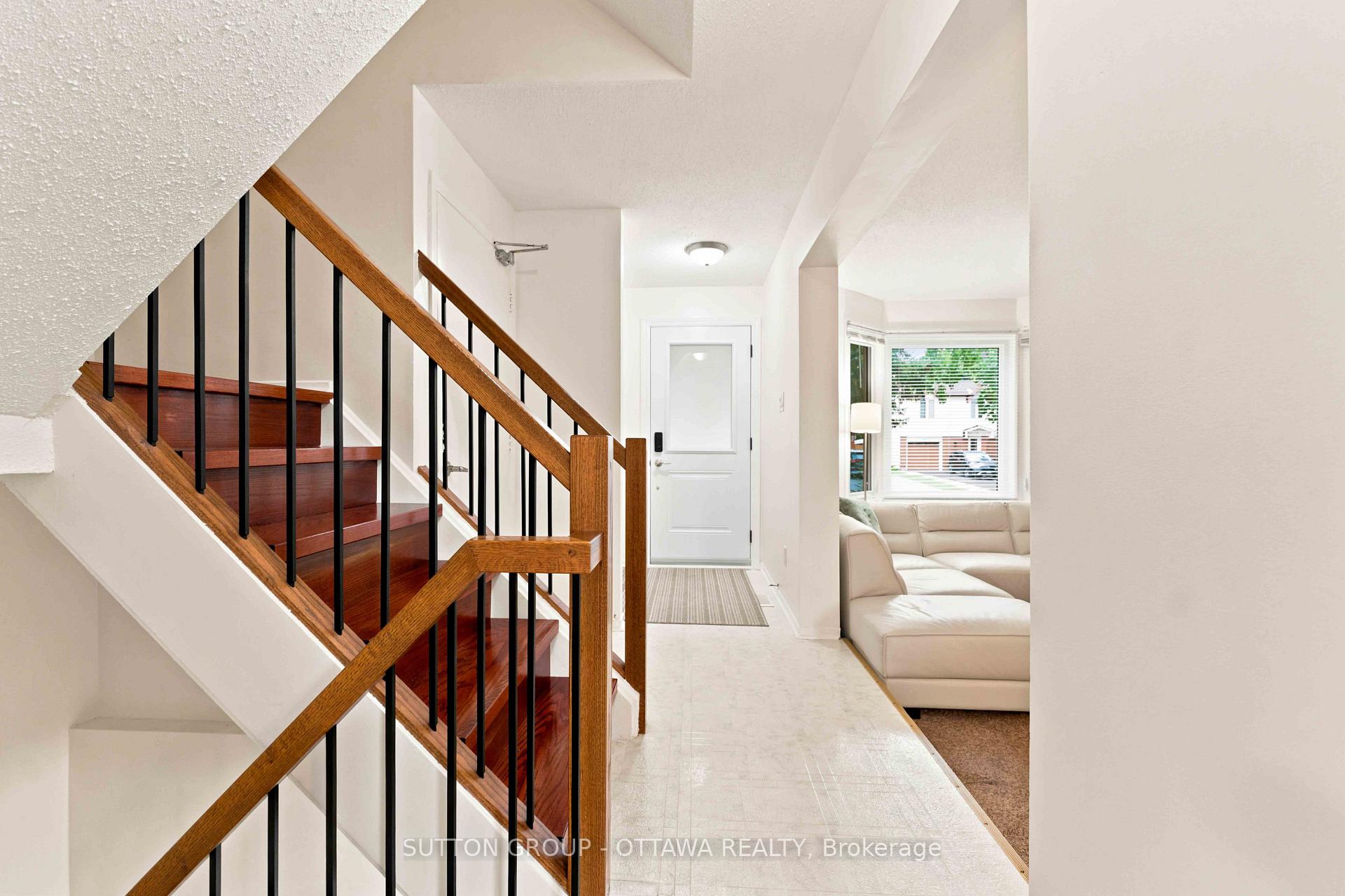 Photo 5 of 66 Fieldgate Drive, Ottawa, Barrhaven - Knollsbrook — HOMEH