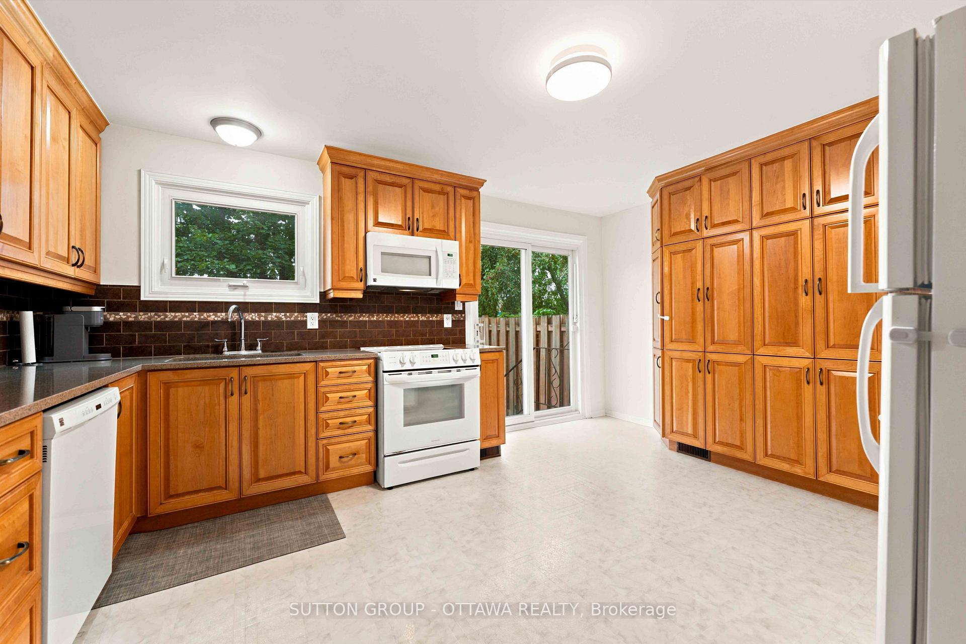 Photo 15 of 66 Fieldgate Drive, Ottawa, Barrhaven - Knollsbrook — HOMEH