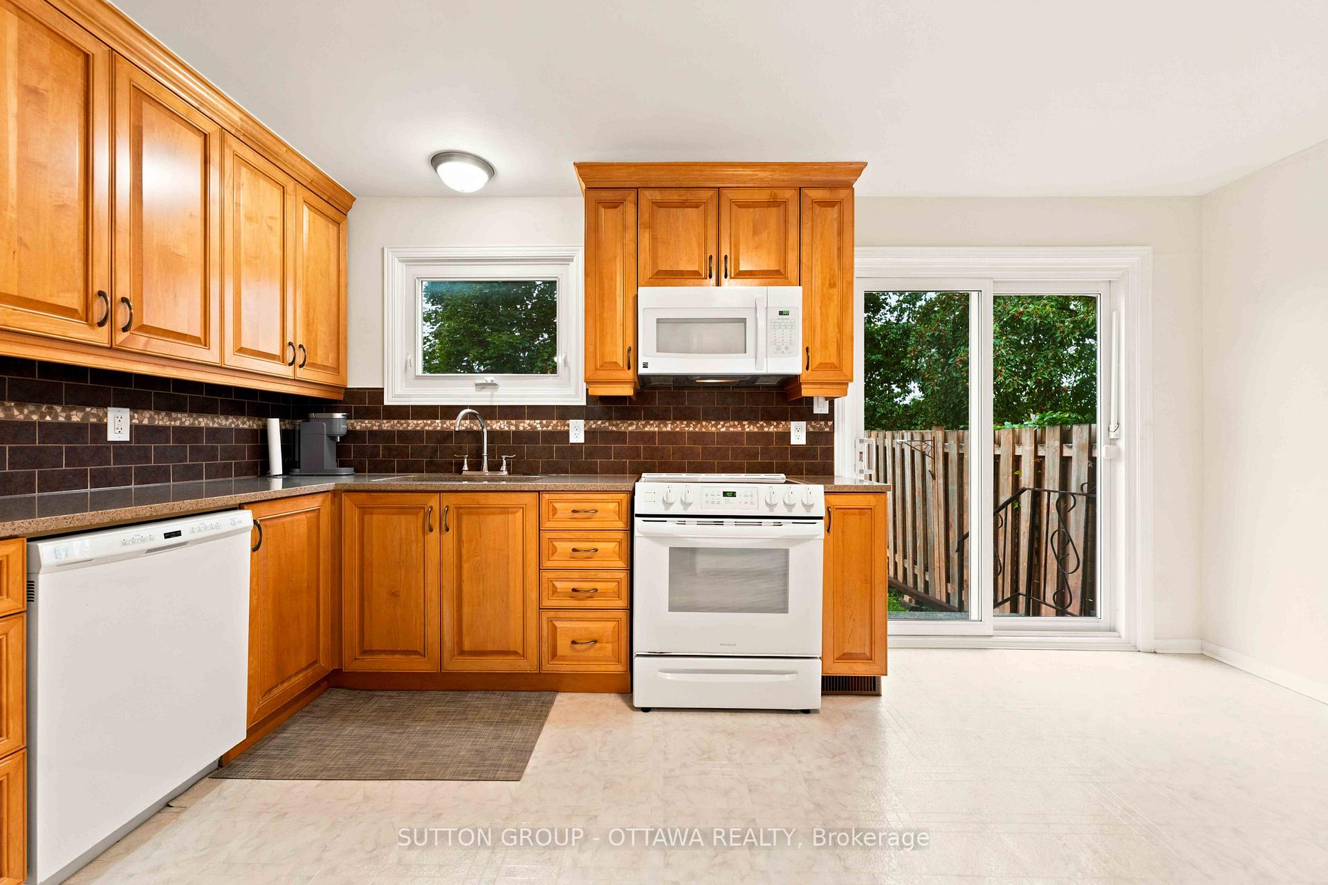 Photo 16 of 66 Fieldgate Drive, Ottawa, Barrhaven - Knollsbrook — HOMEH