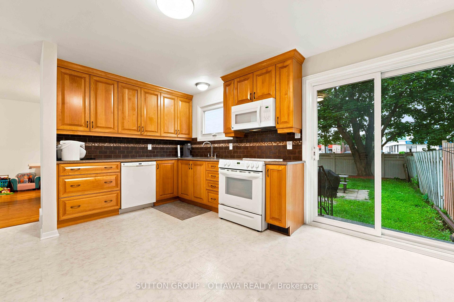Photo 19 of 66 Fieldgate Drive, Ottawa, Barrhaven - Knollsbrook — HOMEH