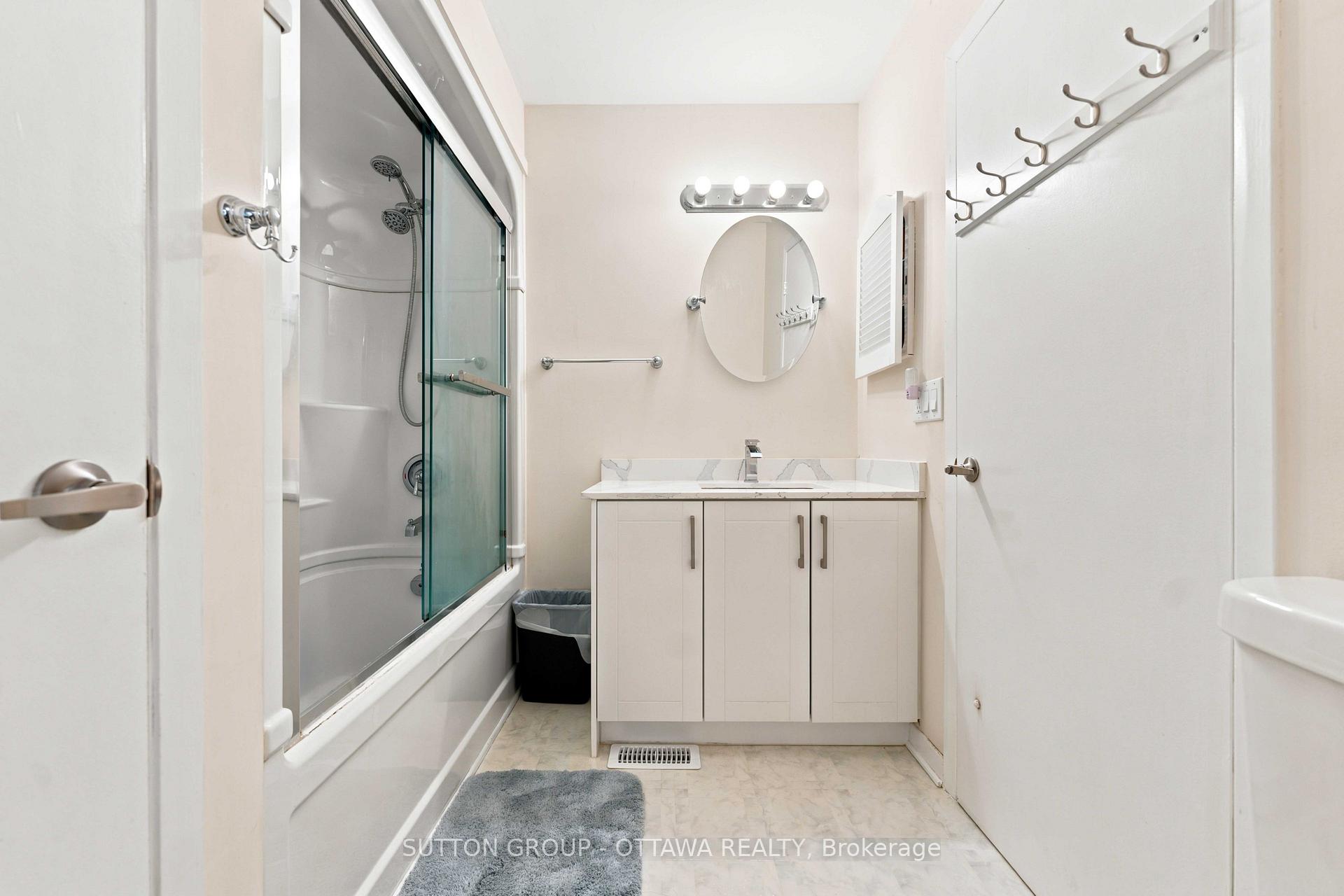 Photo 32 of 66 Fieldgate Drive, Ottawa, Barrhaven - Knollsbrook — HOMEH