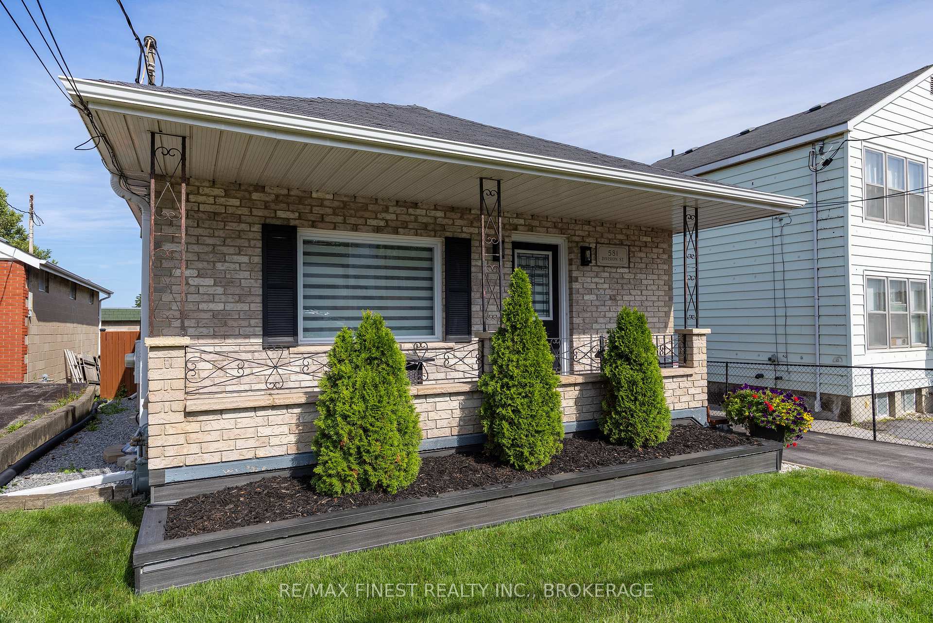 Photo of 581 Division Street
