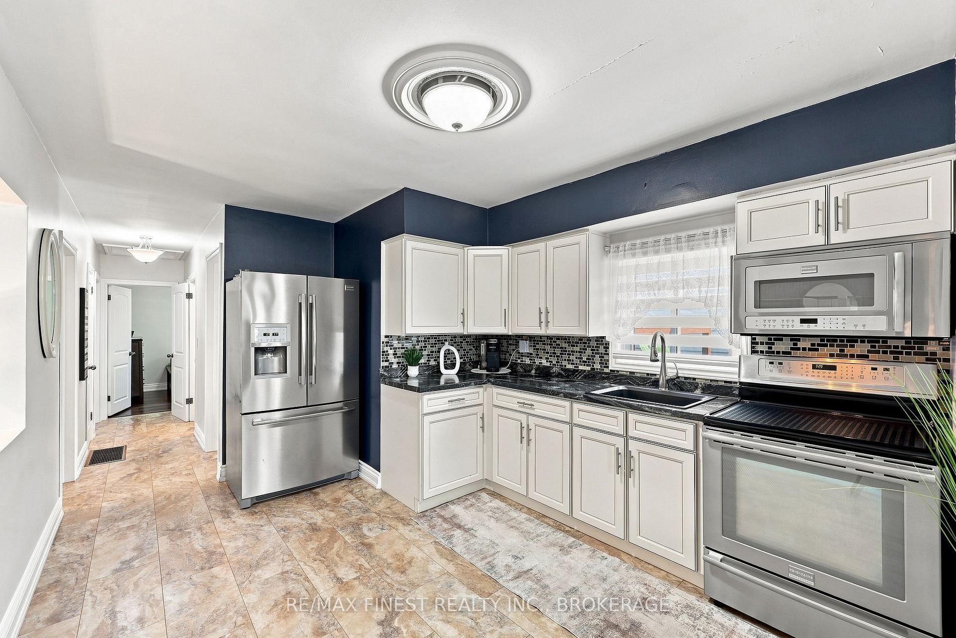 Photo 7 of 581 Division Street, Kingston, East of Sir John A. Blvd — HOMEH