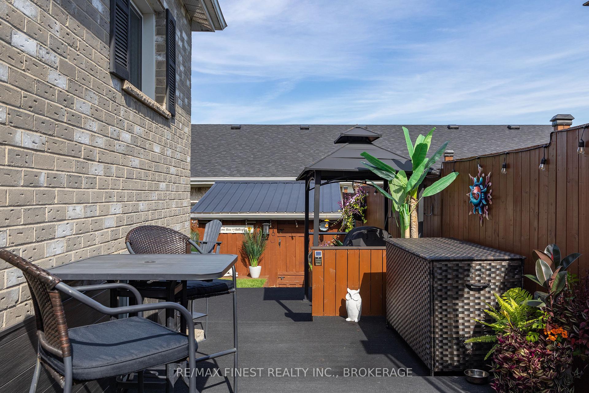 Photo 36 of 581 Division Street, Kingston, East of Sir John A. Blvd — HOMEH