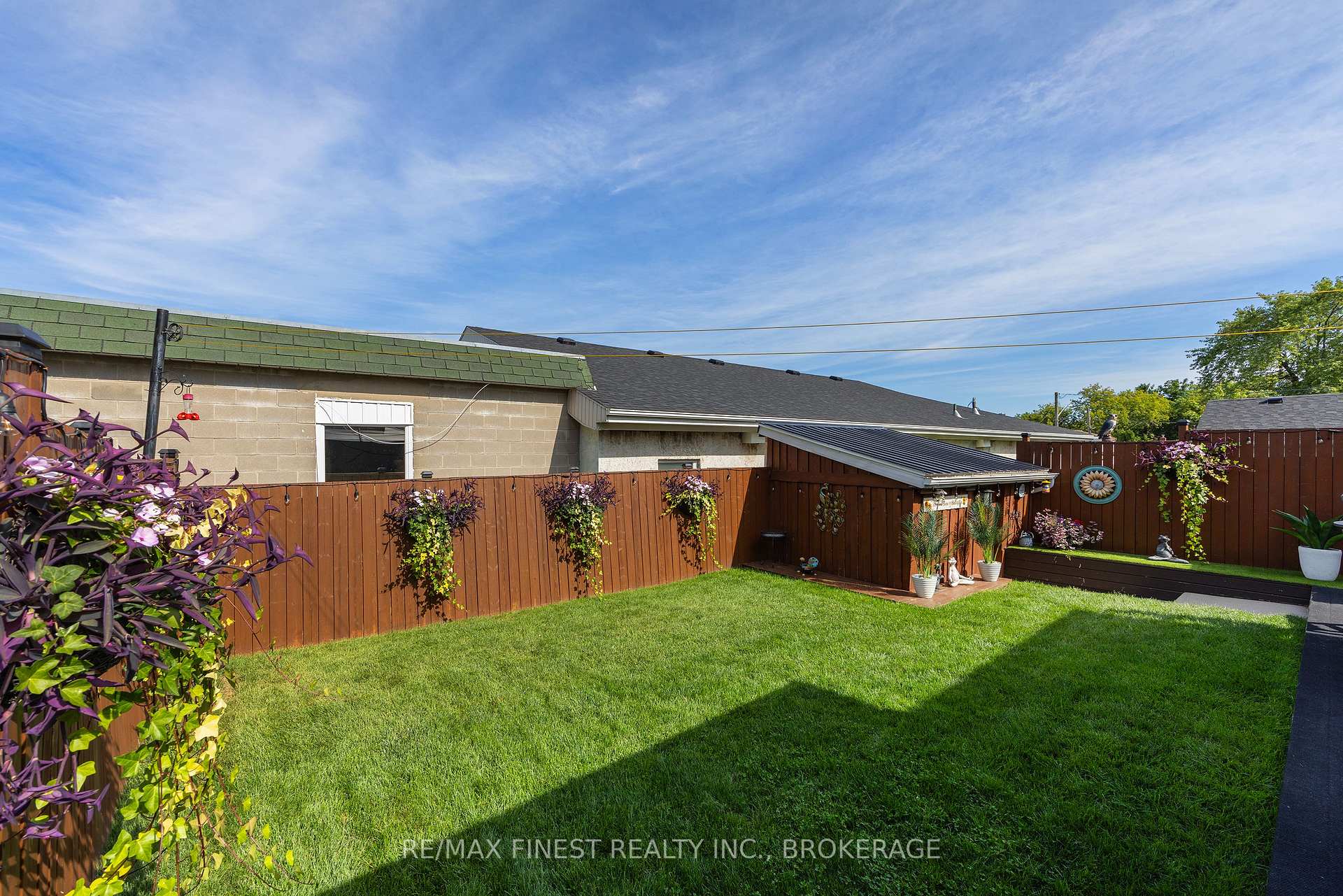 Photo 43 of 581 Division Street, Kingston, East of Sir John A. Blvd — HOMEH