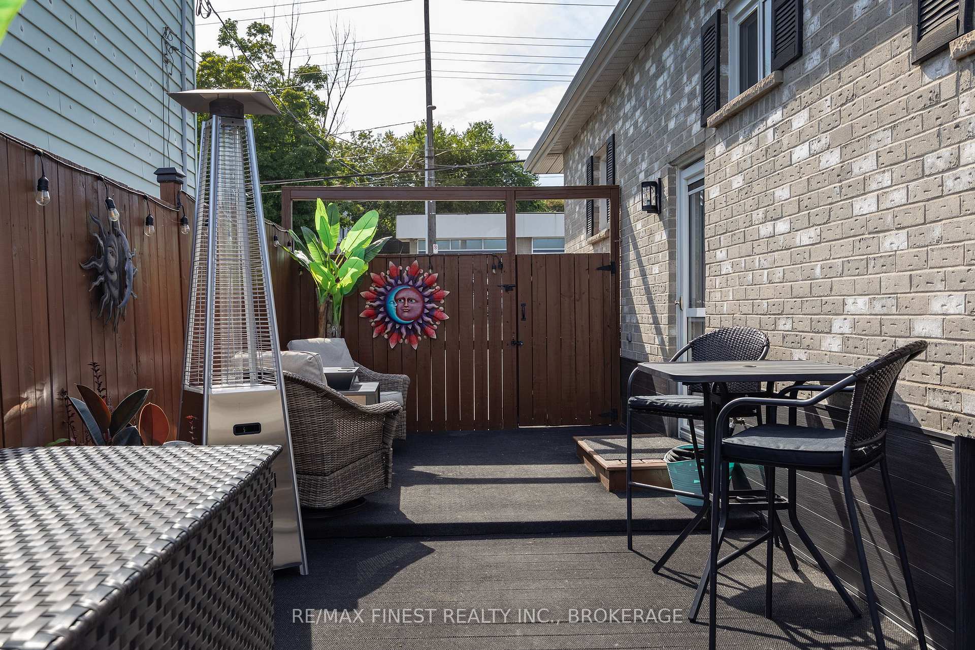 Photo 48 of 581 Division Street, Kingston, East of Sir John A. Blvd — HOMEH