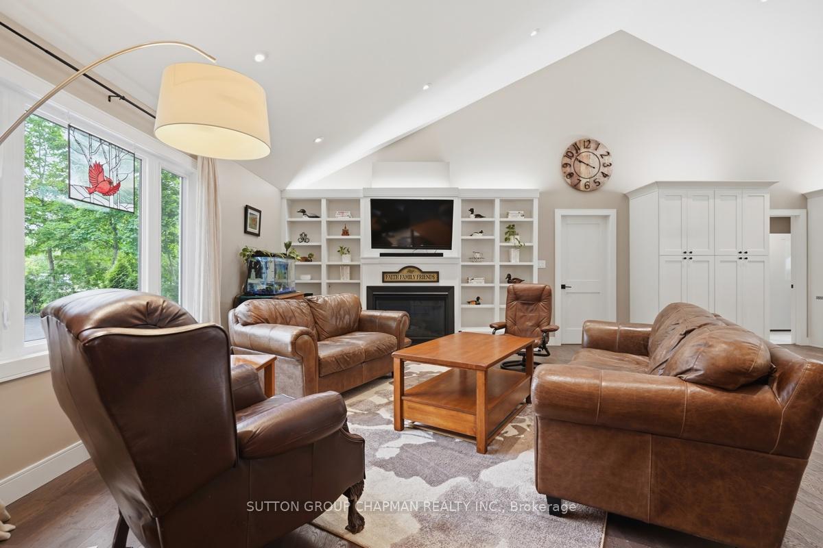 Photo 7 of 408 Old Riverside Drive, London, North N — HOMEH