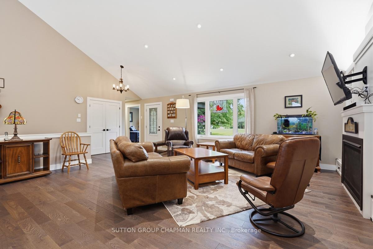 Photo 9 of 408 Old Riverside Drive, London, North N — HOMEH