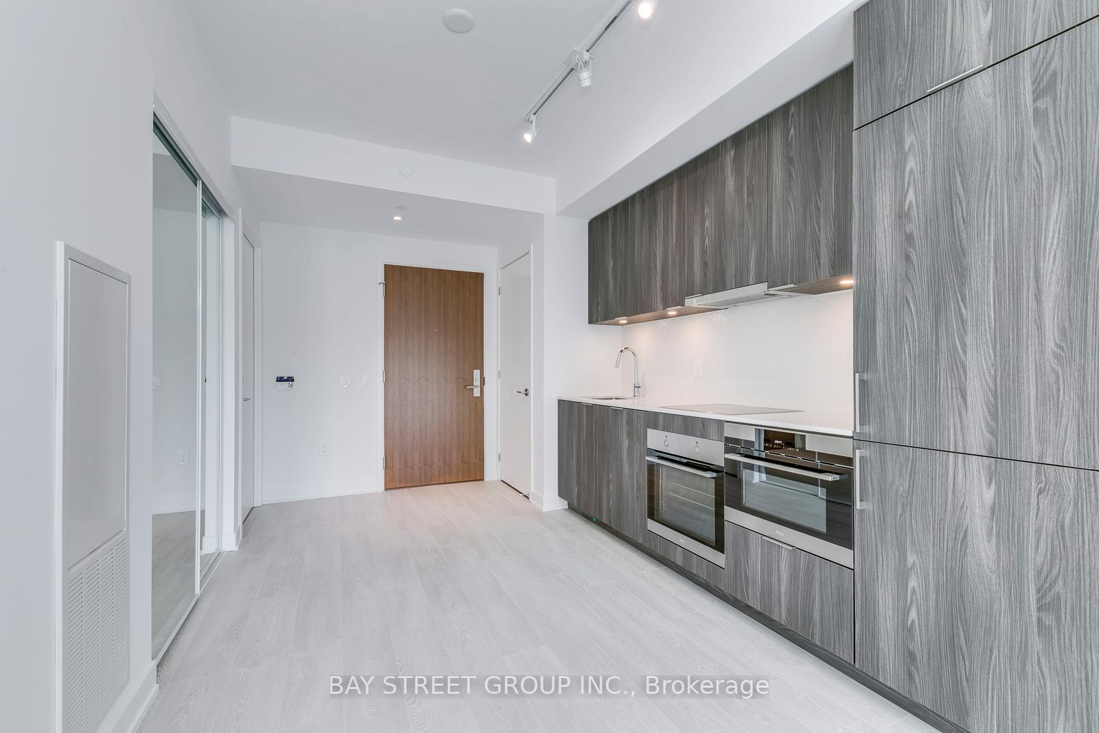 Photo 6 of Unit 624, 15 Queens Quay E, Toronto, Waterfront Communities — HOMEH