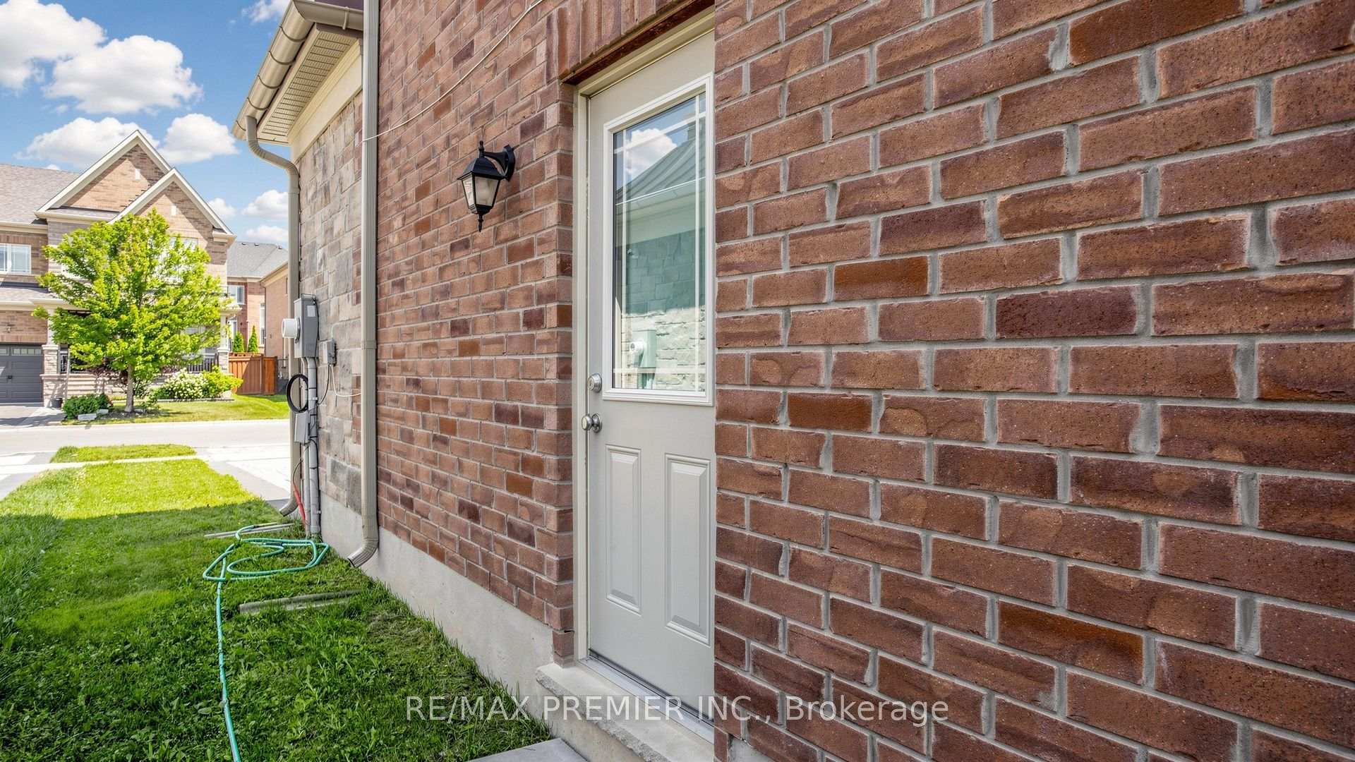 Photo 45 of 12 Paradise Valley Trail, King, Nobleton — HOMEH