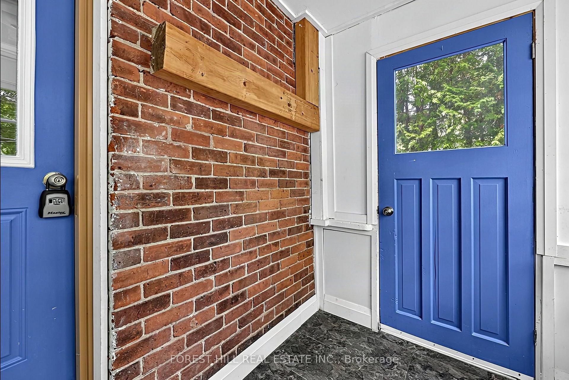 Photo 3 of 210 Centennial Drive, Midland — HOMEH