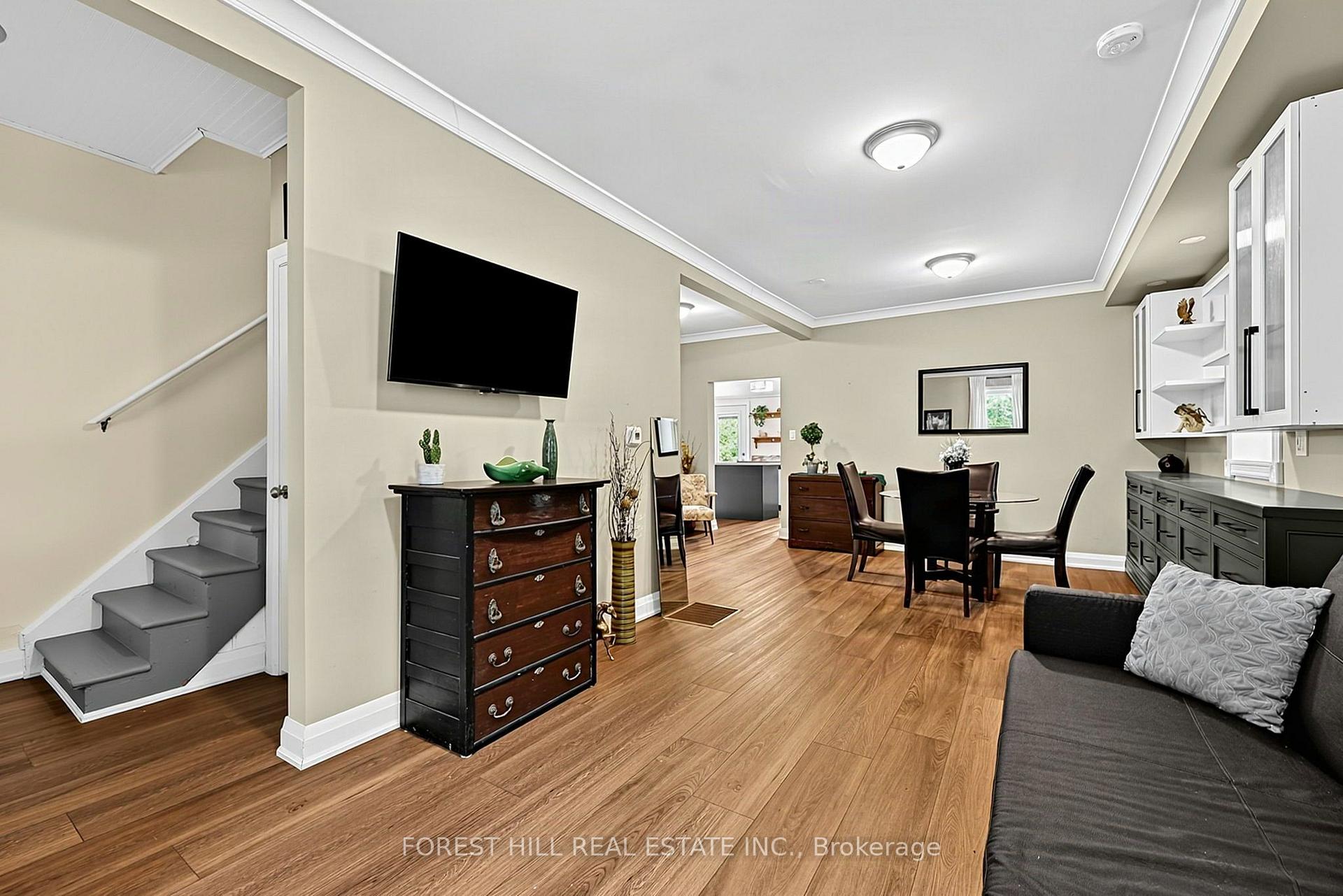 Photo 6 of 210 Centennial Drive, Midland — HOMEH
