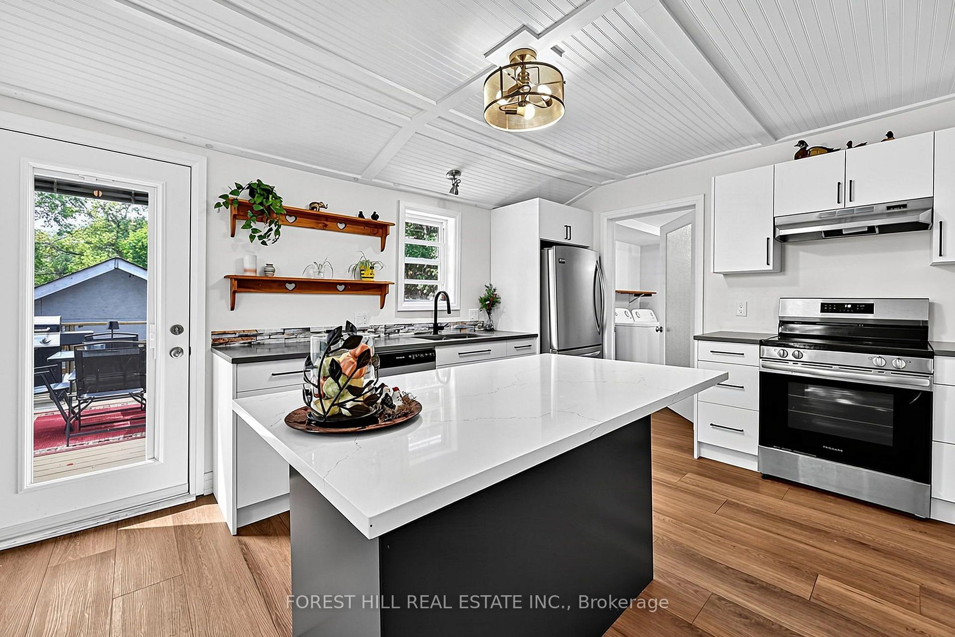 Photo 12 of 210 Centennial Drive, Midland — HOMEH