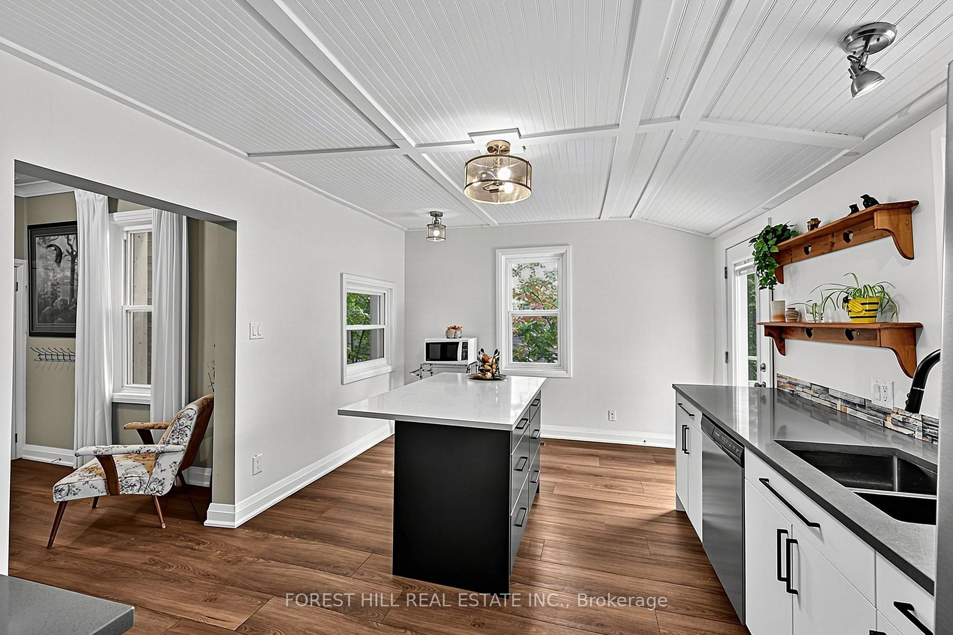 Photo 13 of 210 Centennial Drive, Midland — HOMEH