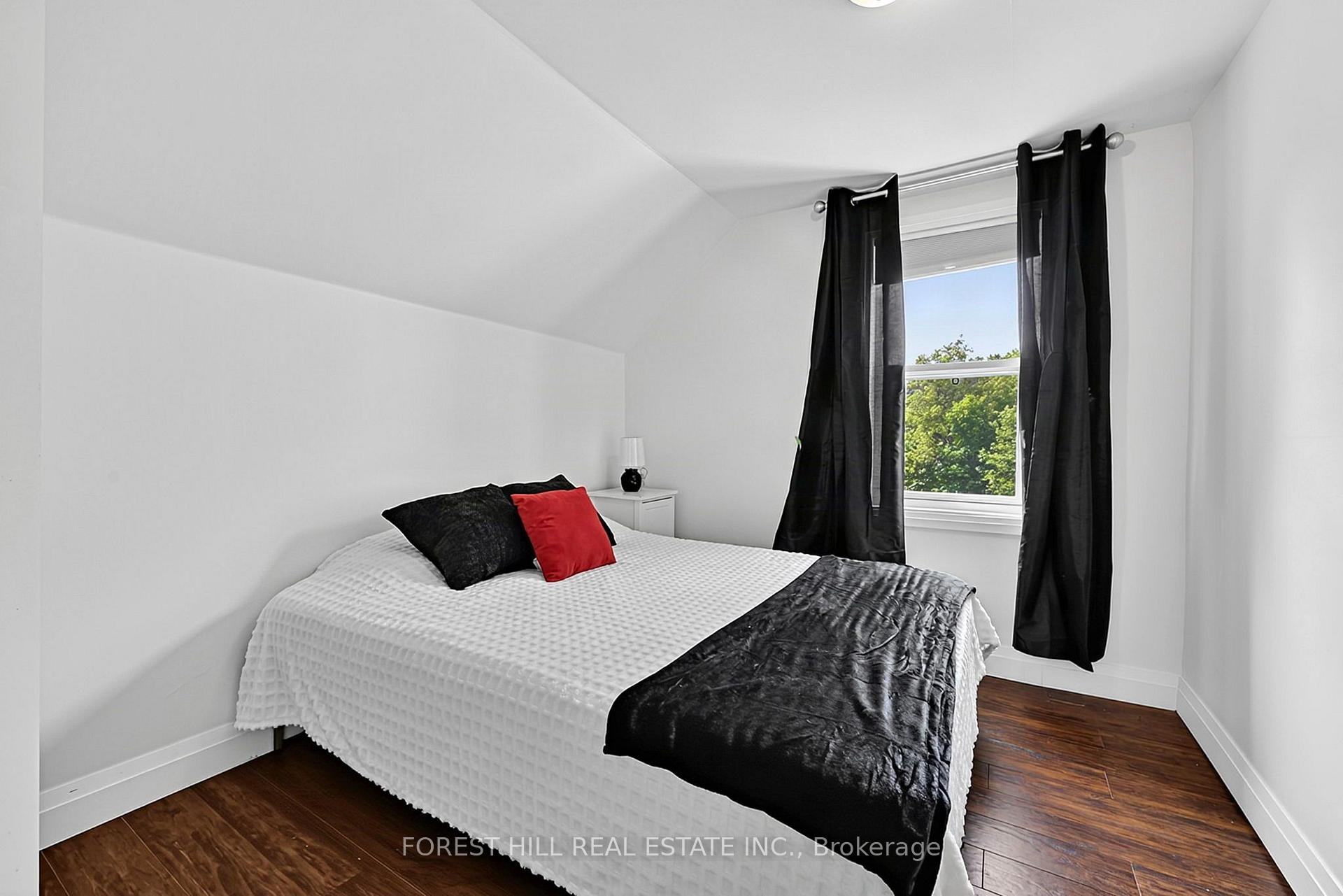 Photo 18 of 210 Centennial Drive, Midland — HOMEH