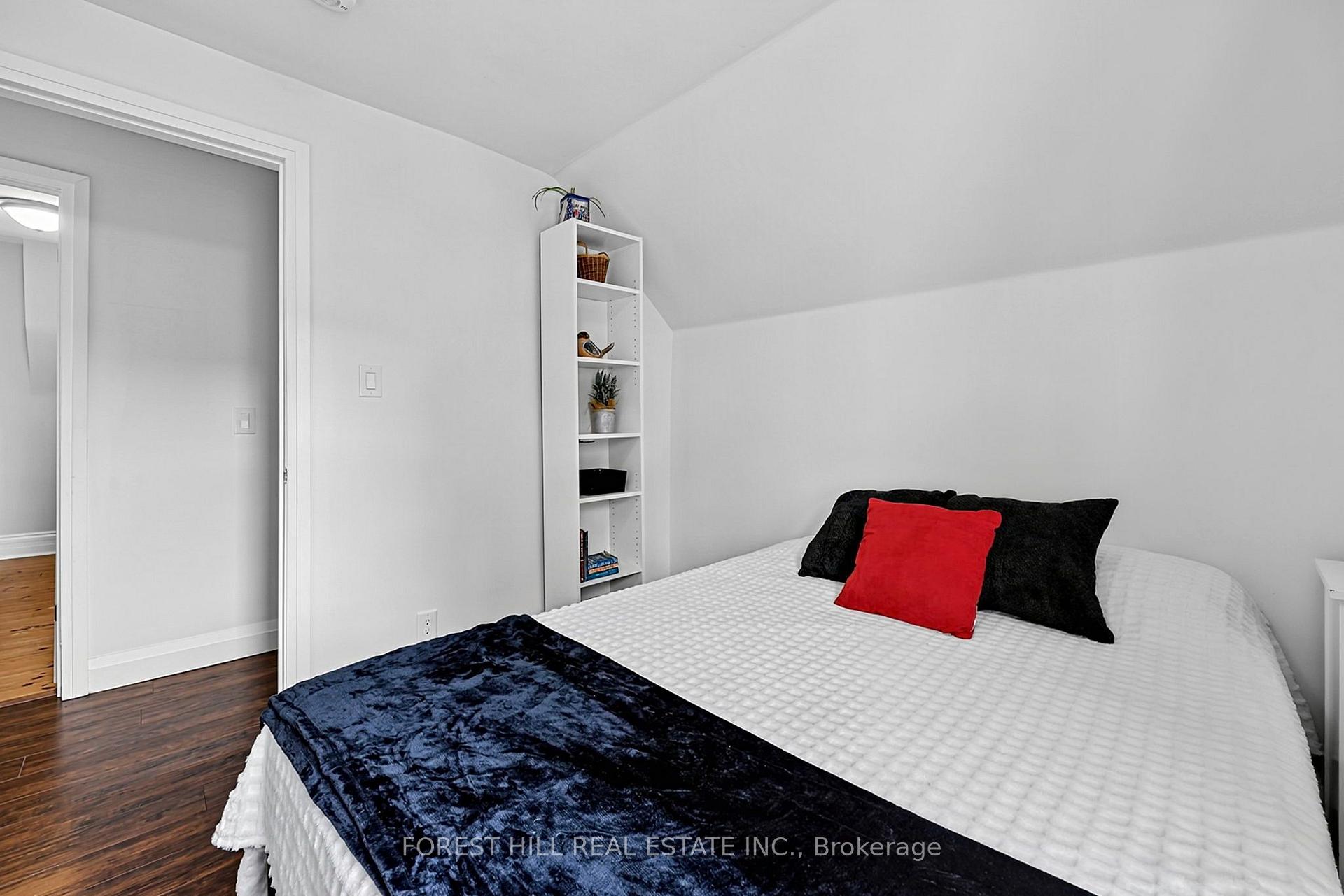 Photo 19 of 210 Centennial Drive, Midland — HOMEH