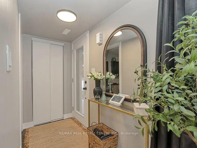 Photo 4 of Unit 1, 14 Pumpkin Corner Crescent, Barrie, Rural Barrie Southeast — HOMEH