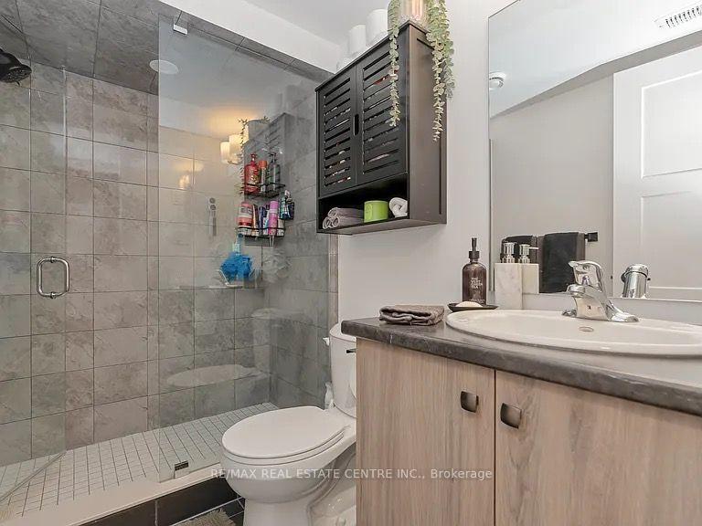 Photo 10 of Unit 1, 14 Pumpkin Corner Crescent, Barrie, Rural Barrie Southeast — HOMEH
