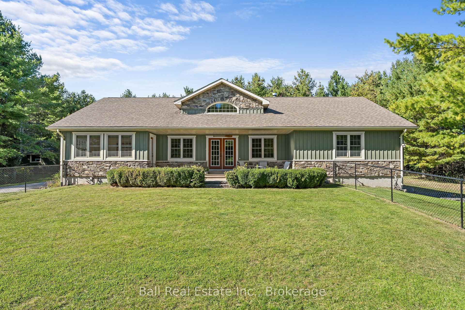 Front of 382 Lakehurst Circle Road
