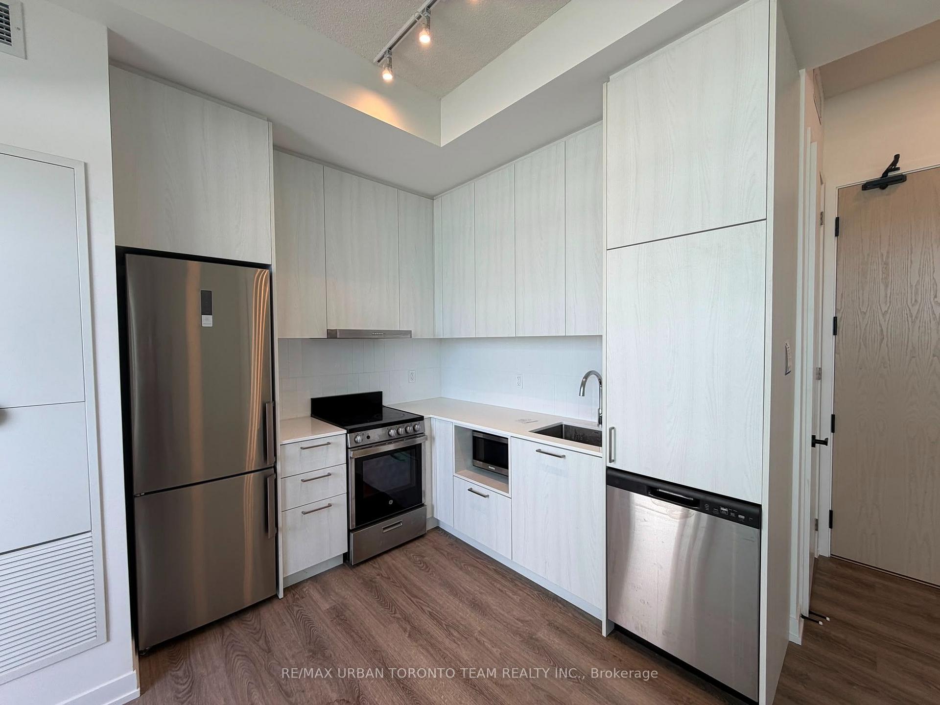 Photo 4 of Unit 812, 195 Commerce Street, Vaughan, Vaughan Corporate Centre — HOMEH