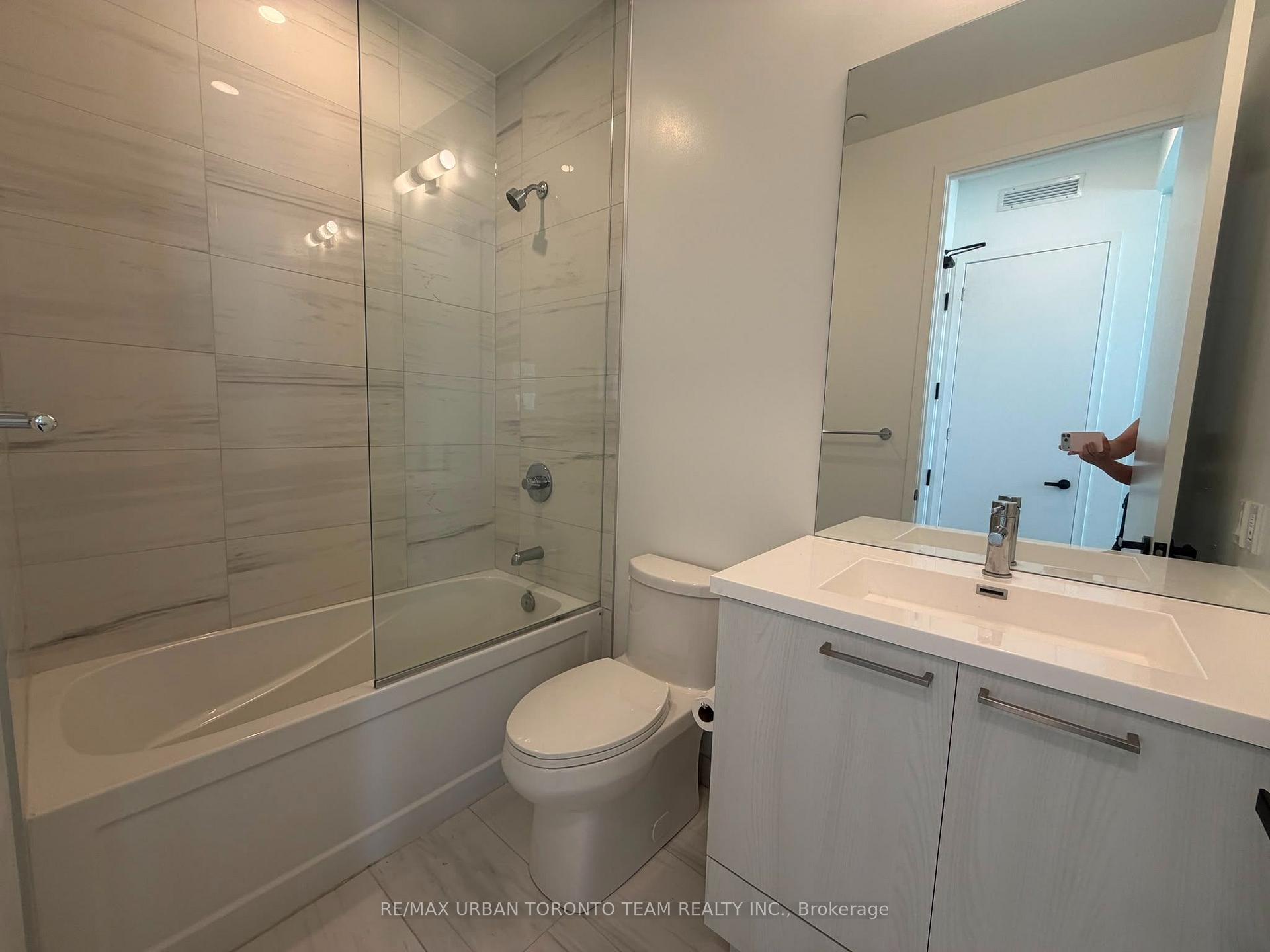Photo 5 of Unit 812, 195 Commerce Street, Vaughan, Vaughan Corporate Centre — HOMEH