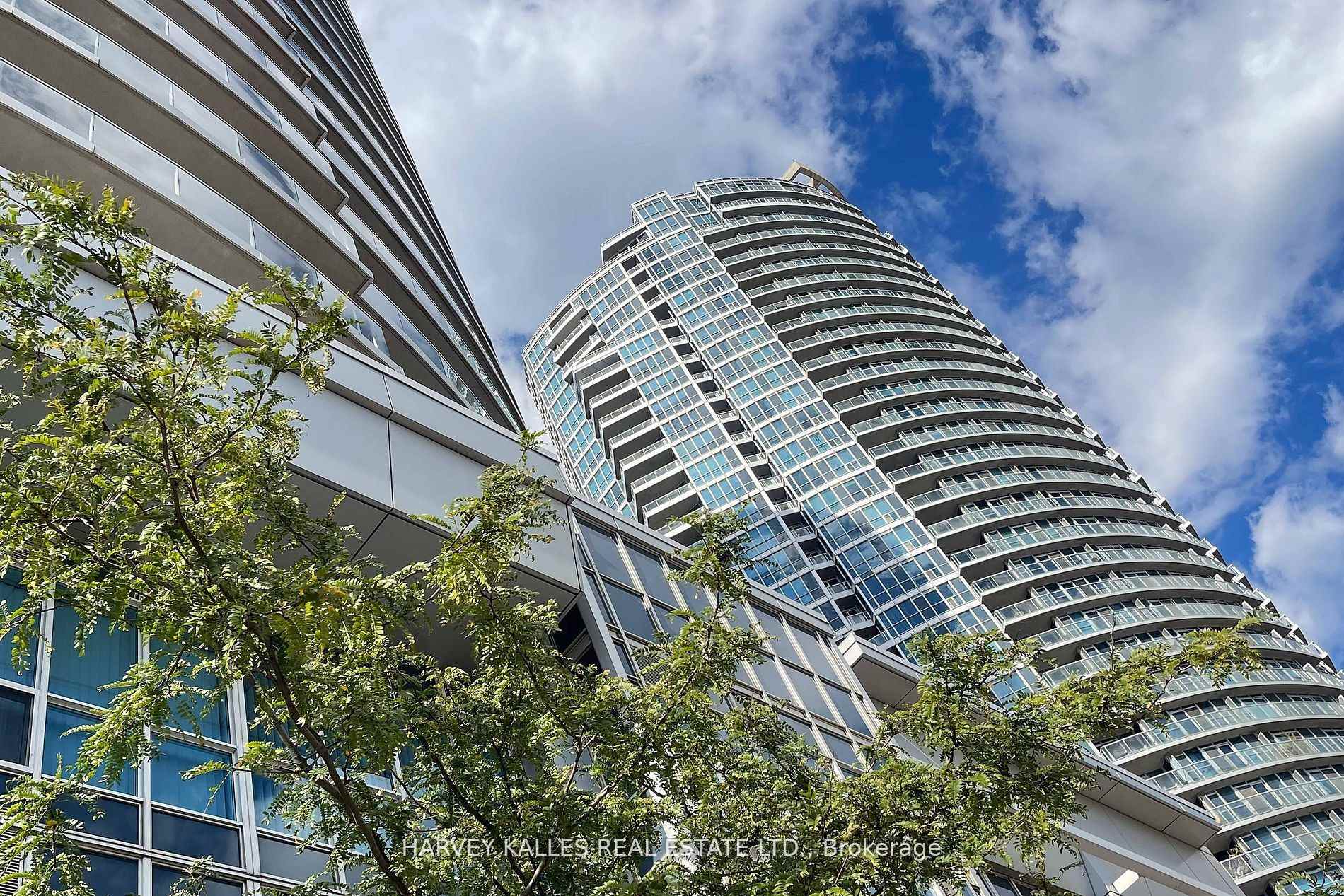 Photo 3 of Unit 502, 218 Queens Quay W, Toronto, Waterfront Communities — HOMEH
