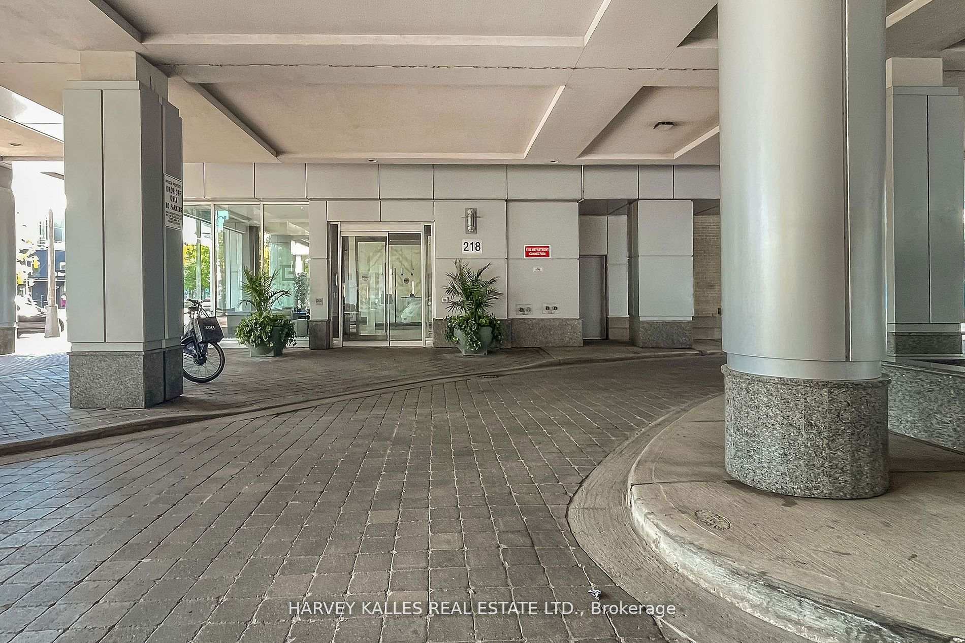 Photo 44 of Unit 502, 218 Queens Quay W, Toronto, Waterfront Communities — HOMEH