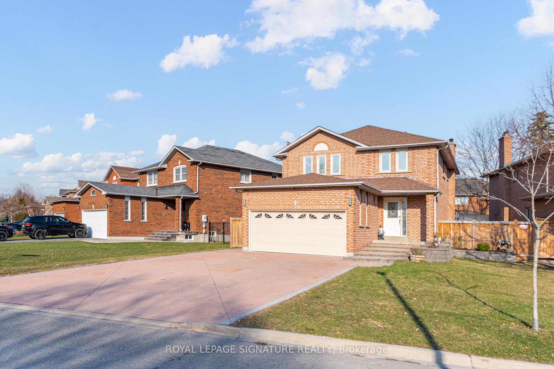 Photo 1 of 5 Longhouse Street, Vaughan, East Woodbridge — HOMEH