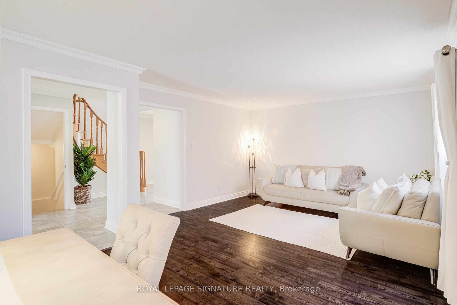 Photo 5 of 5 Longhouse Street, Vaughan, East Woodbridge — HOMEH