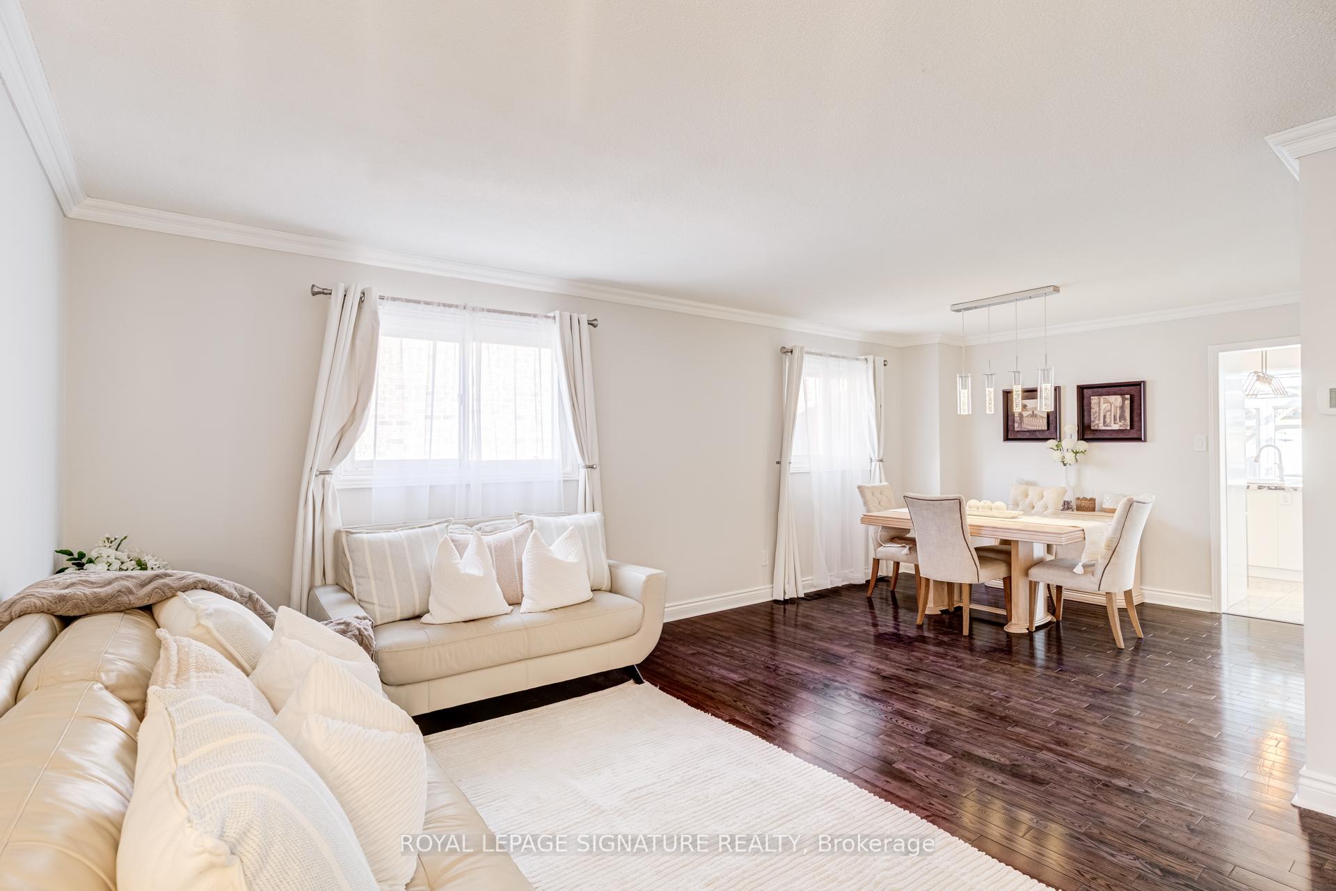 Photo 6 of 5 Longhouse Street, Vaughan, East Woodbridge — HOMEH