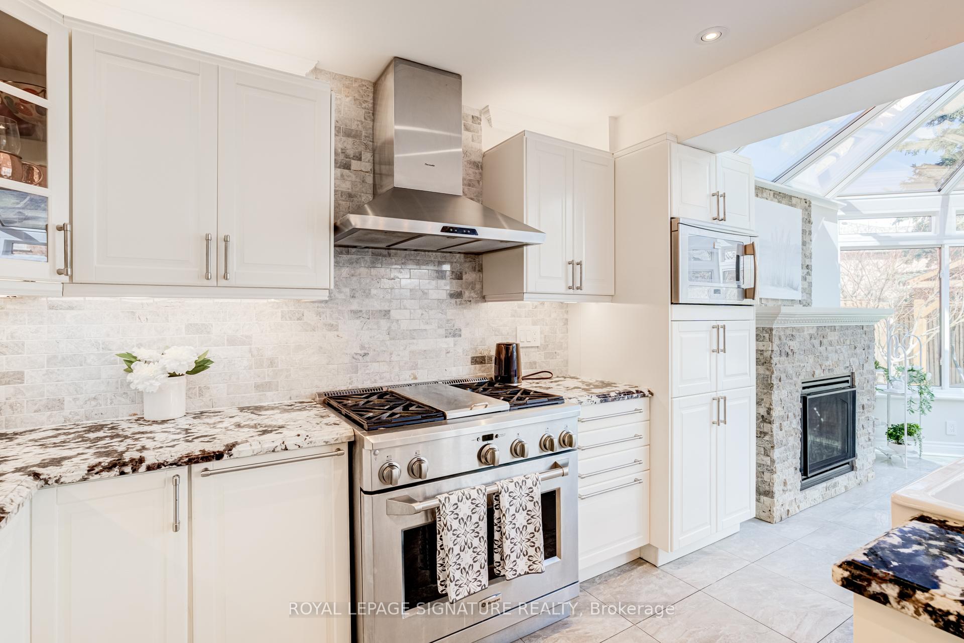 Photo 10 of 5 Longhouse Street, Vaughan, East Woodbridge — HOMEH