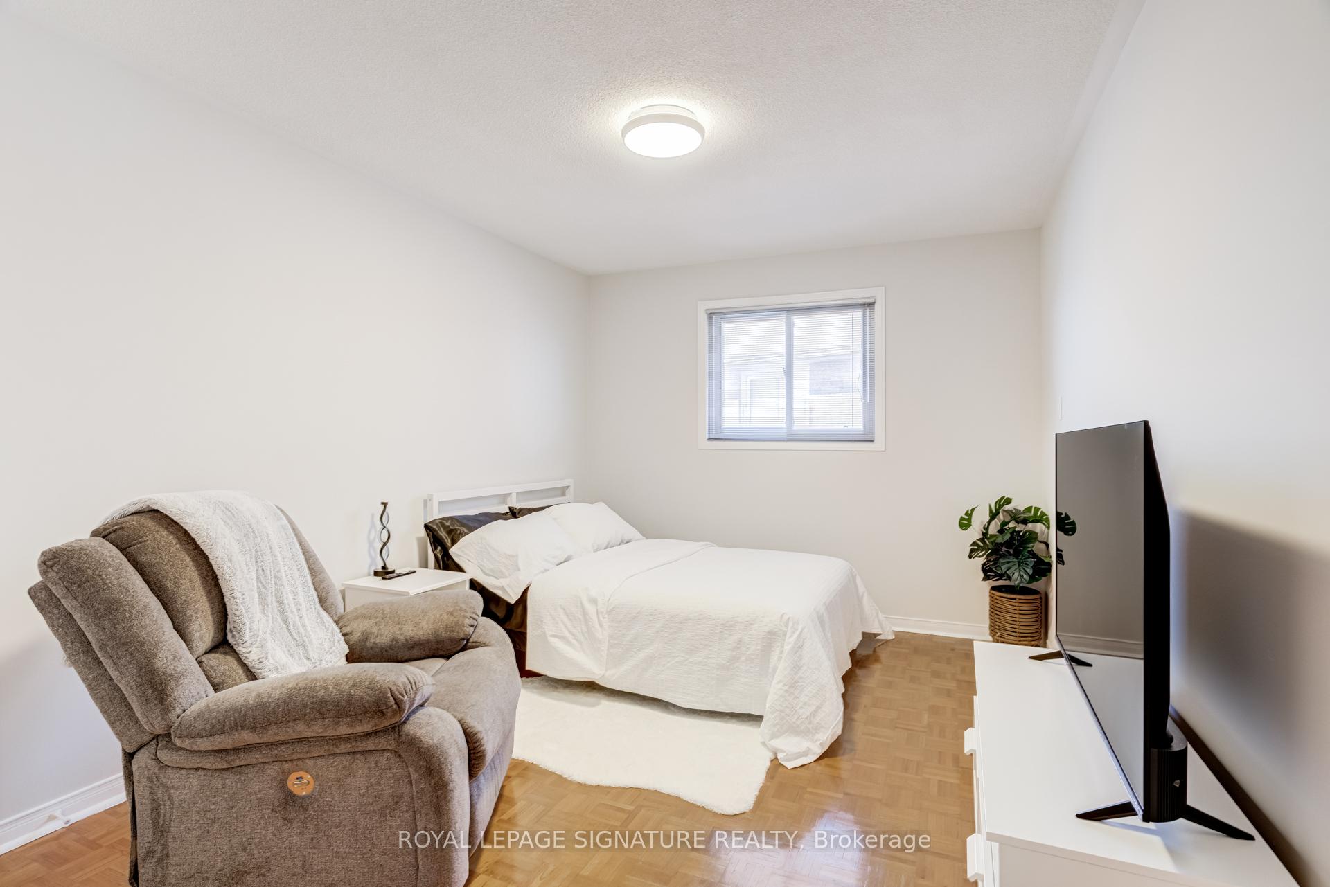 Photo 18 of 5 Longhouse Street, Vaughan, East Woodbridge — HOMEH