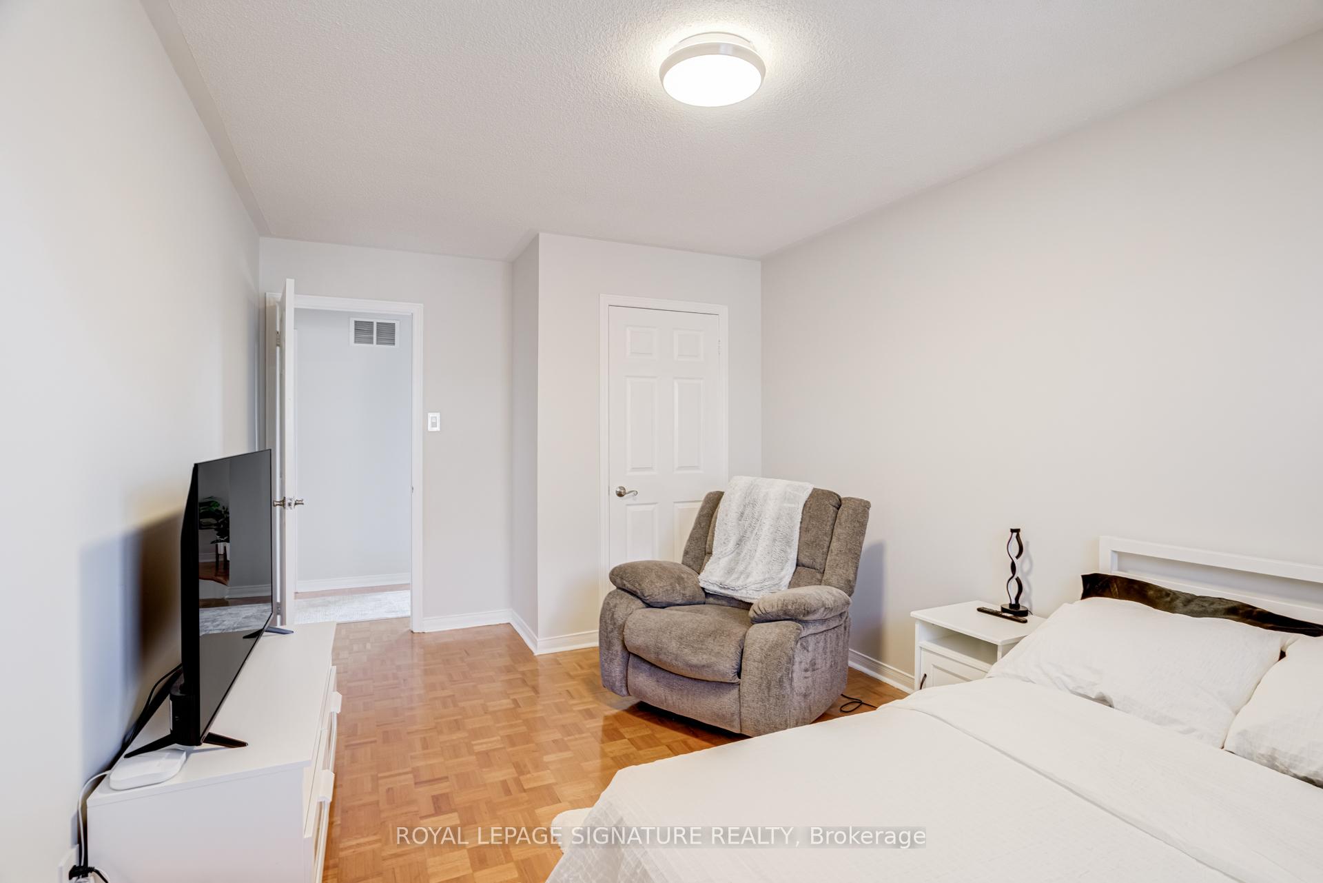 Photo 19 of 5 Longhouse Street, Vaughan, East Woodbridge — HOMEH