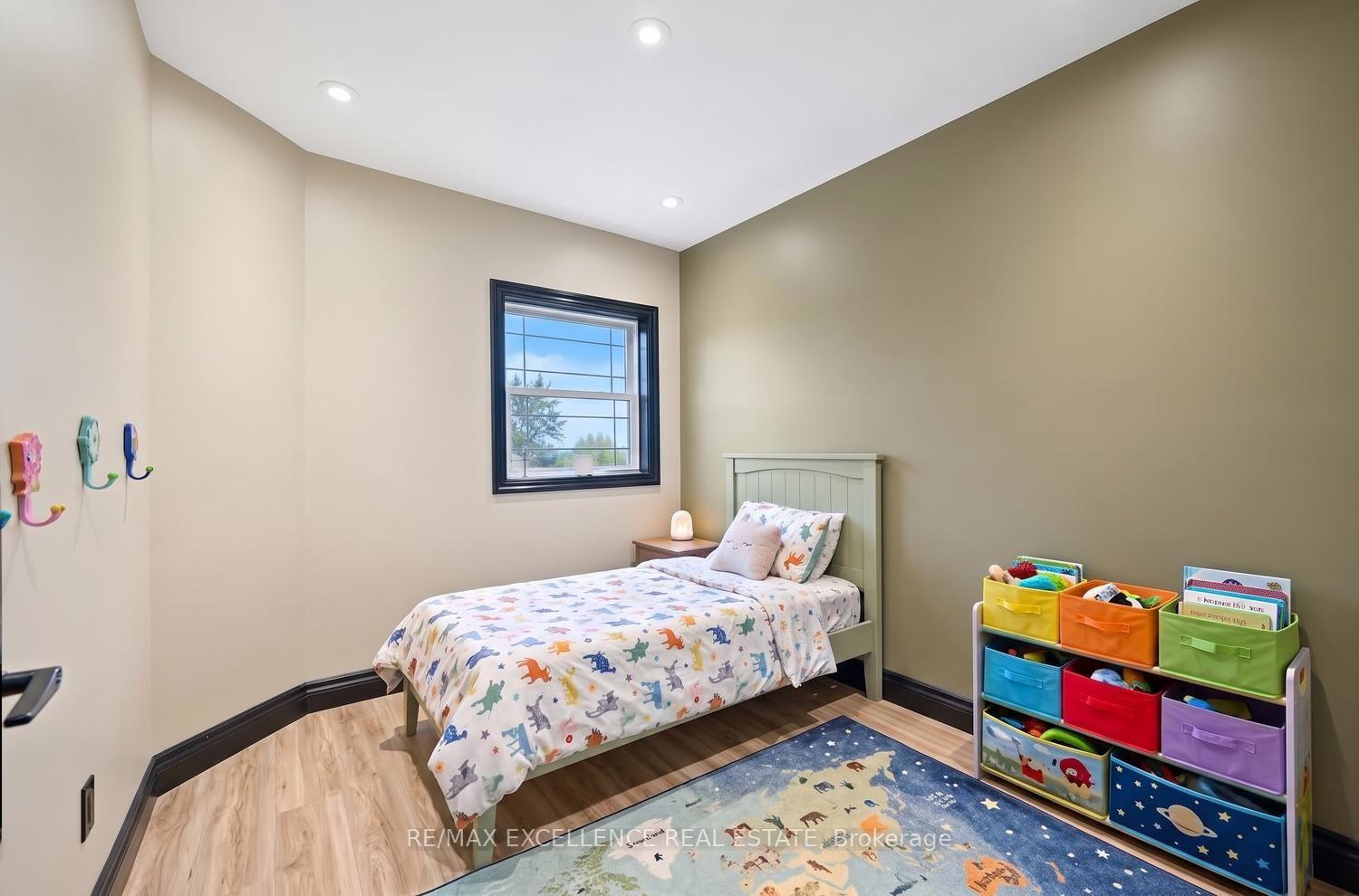 Photo 28 of 20 Manett Crescent, Brampton, Brampton West — HOMEH