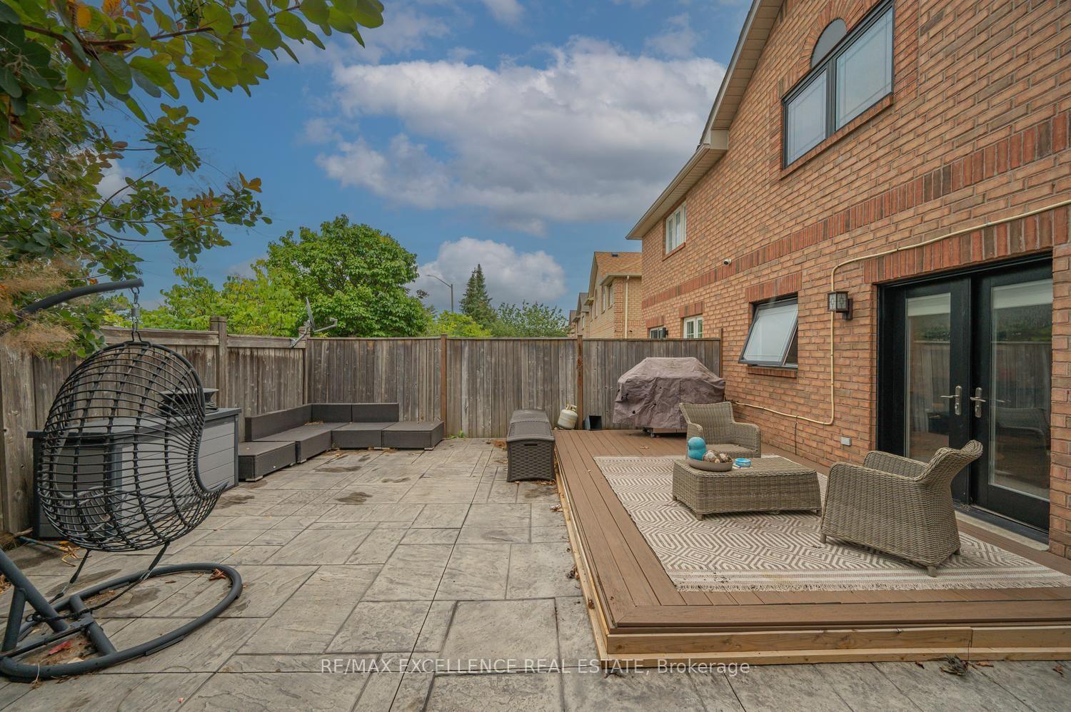Photo 42 of 20 Manett Crescent, Brampton, Brampton West — HOMEH