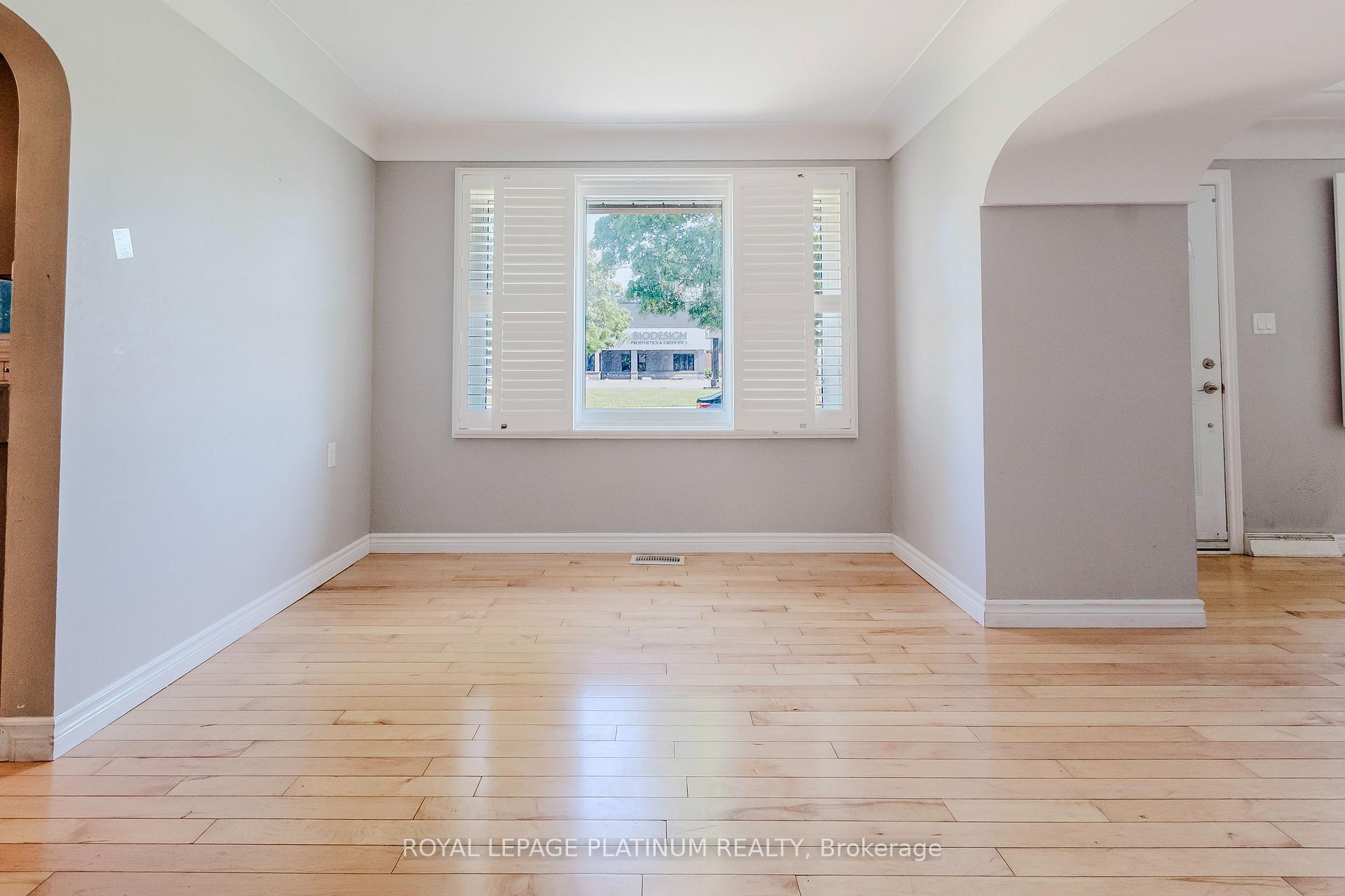 Photo 8 of 6 Varadi Avenue, Brantford, Greenbrier — HOMEH