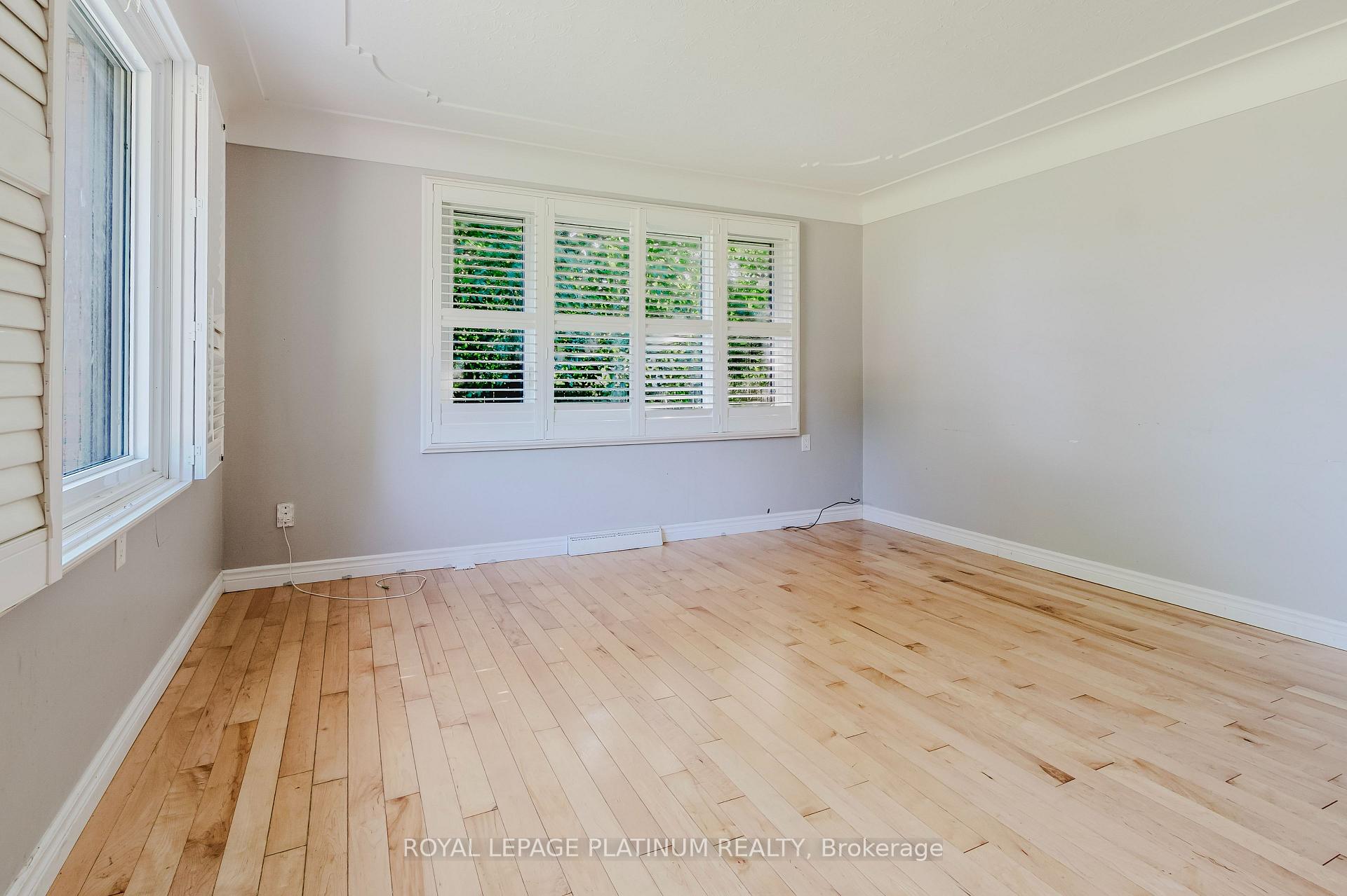 Photo 9 of 6 Varadi Avenue, Brantford, Greenbrier — HOMEH