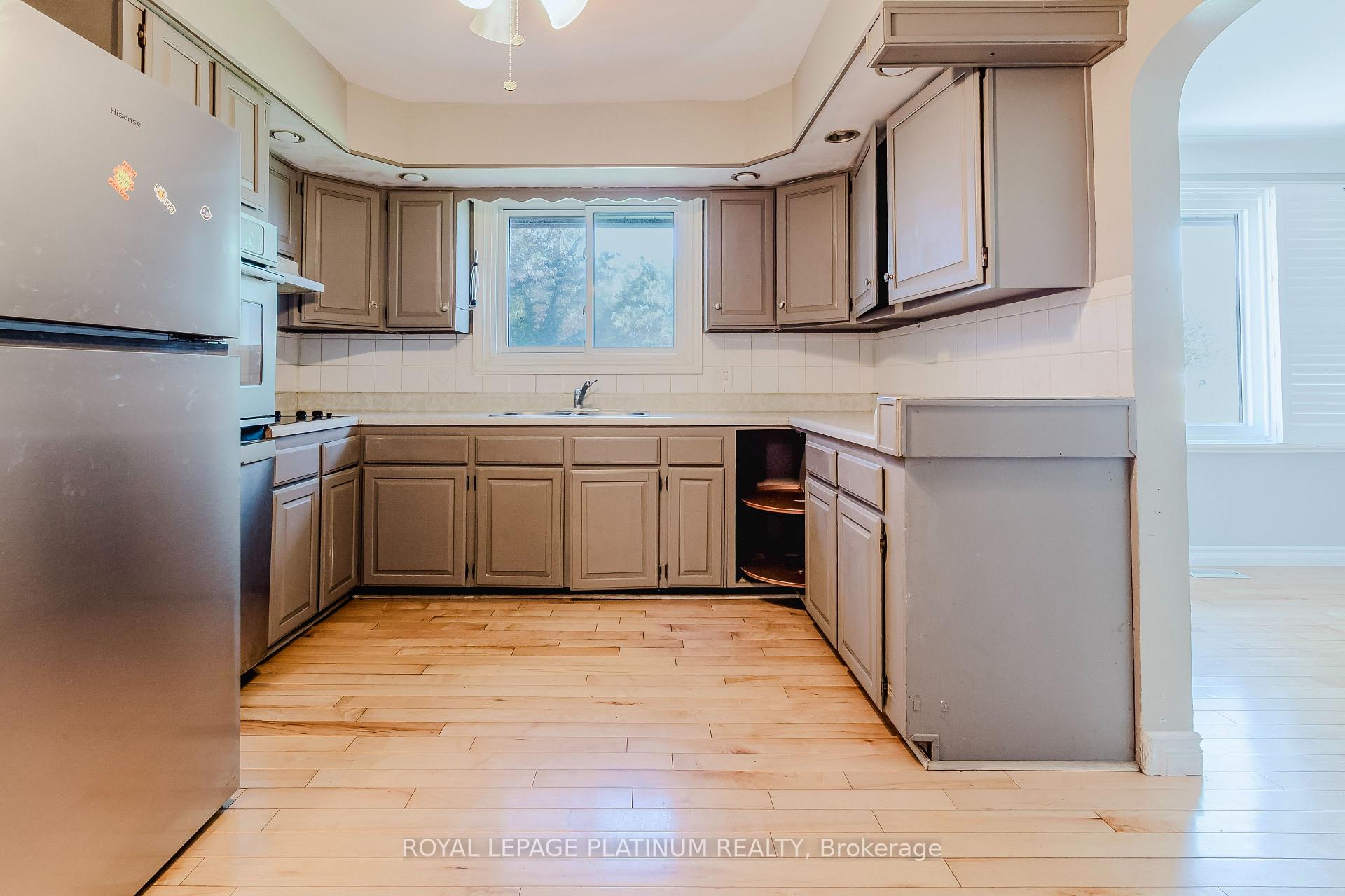 Photo 11 of 6 Varadi Avenue, Brantford, Greenbrier — HOMEH