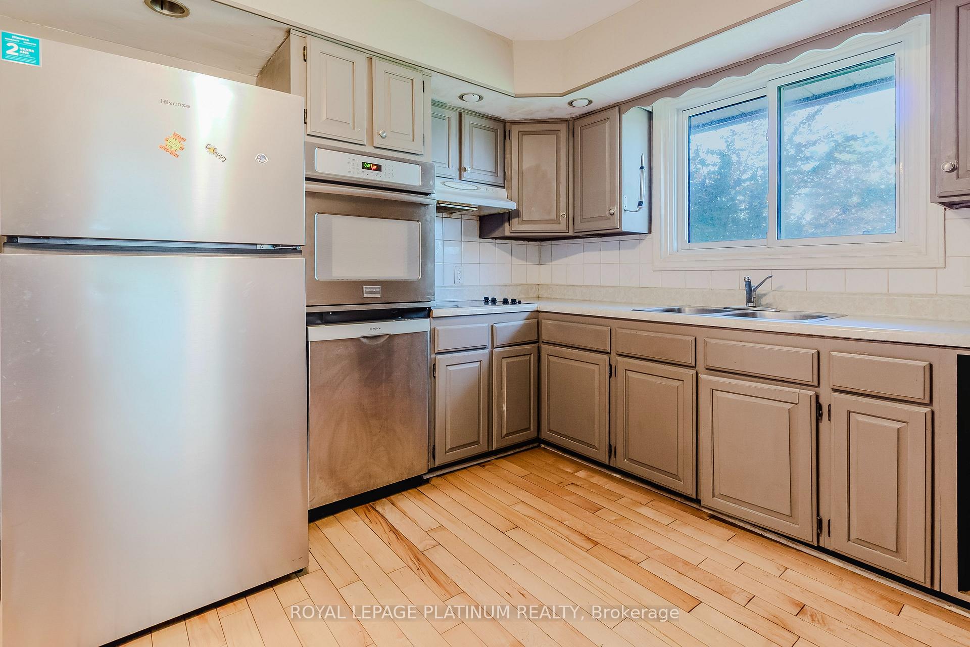 Photo 12 of 6 Varadi Avenue, Brantford, Greenbrier — HOMEH
