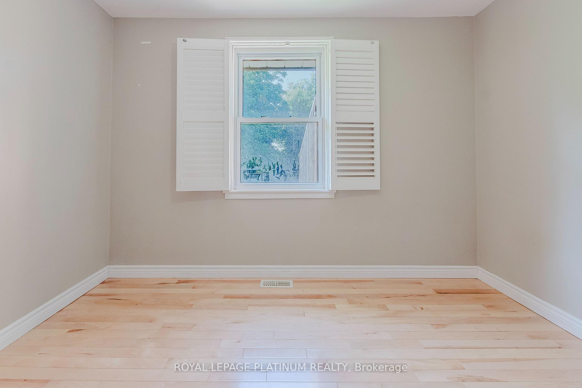 Photo 15 of 6 Varadi Avenue, Brantford, Greenbrier — HOMEH