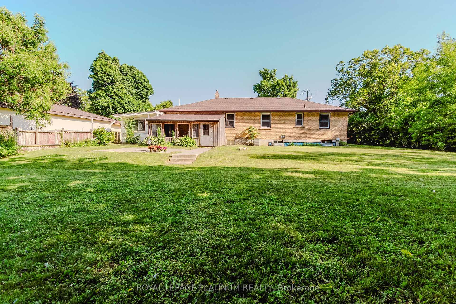 Photo 34 of 6 Varadi Avenue, Brantford, Greenbrier — HOMEH