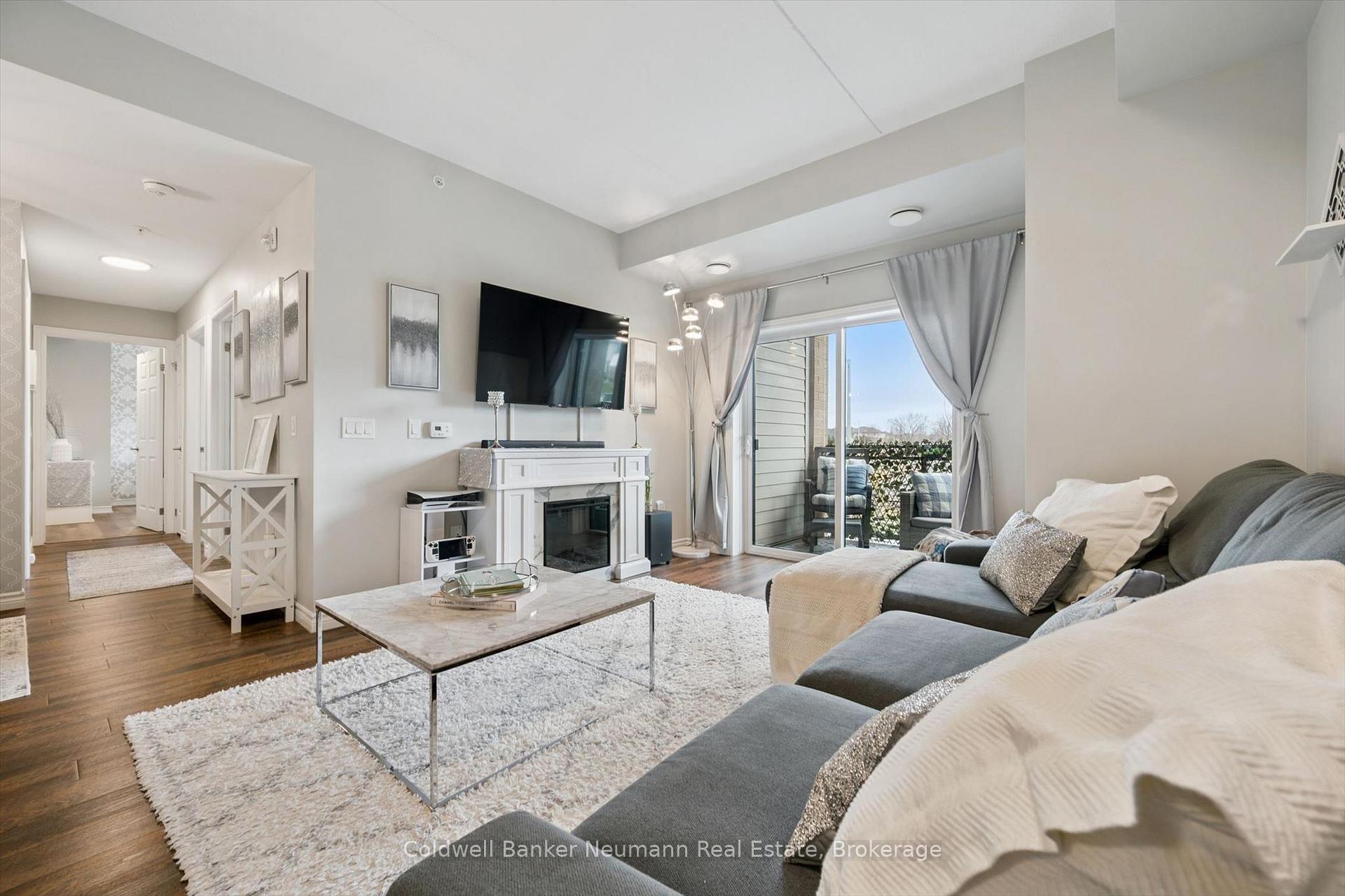 Photo 3 of Unit 106, 7 Kay Crescent, Guelph, Pineridge/Westminster Woods — HOMEH