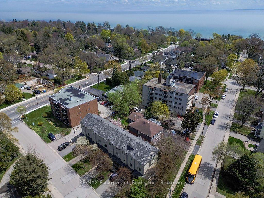 Photo 2 of 2430 Second Street, Burlington, Brant — HOMEH