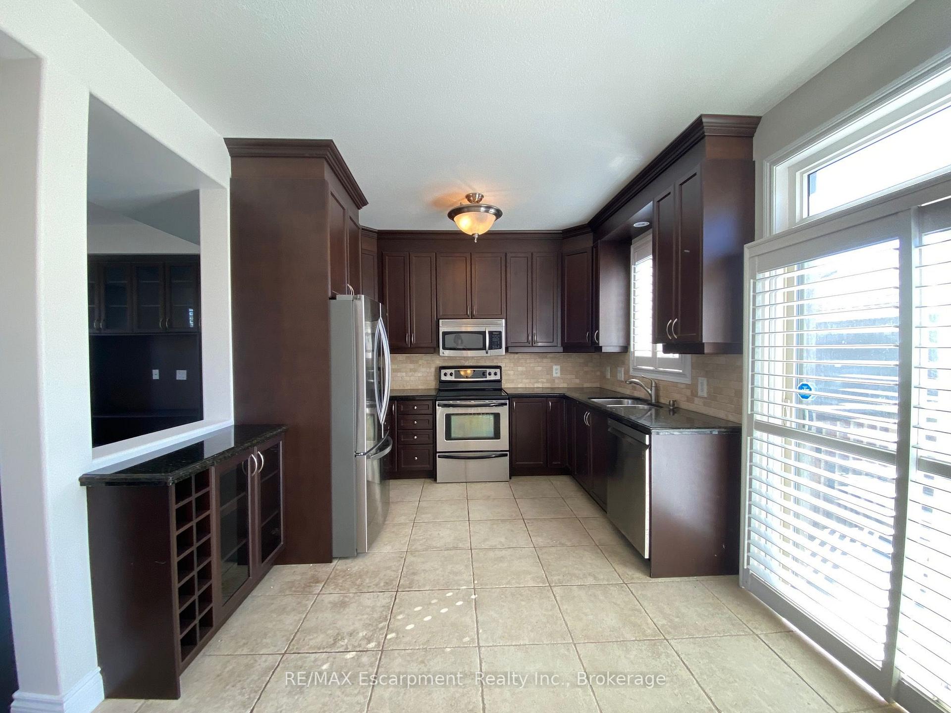 Photo 5 of 2430 Second Street, Burlington, Brant — HOMEH