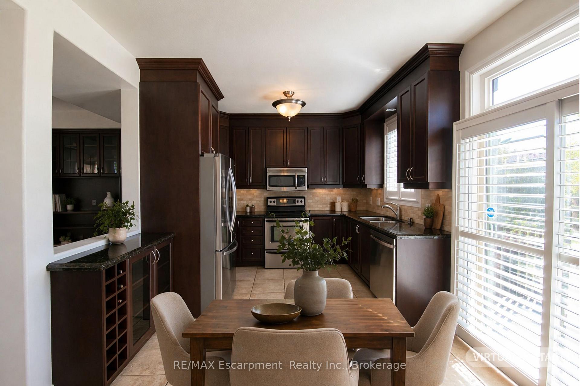 Photo 6 of 2430 Second Street, Burlington, Brant — HOMEH