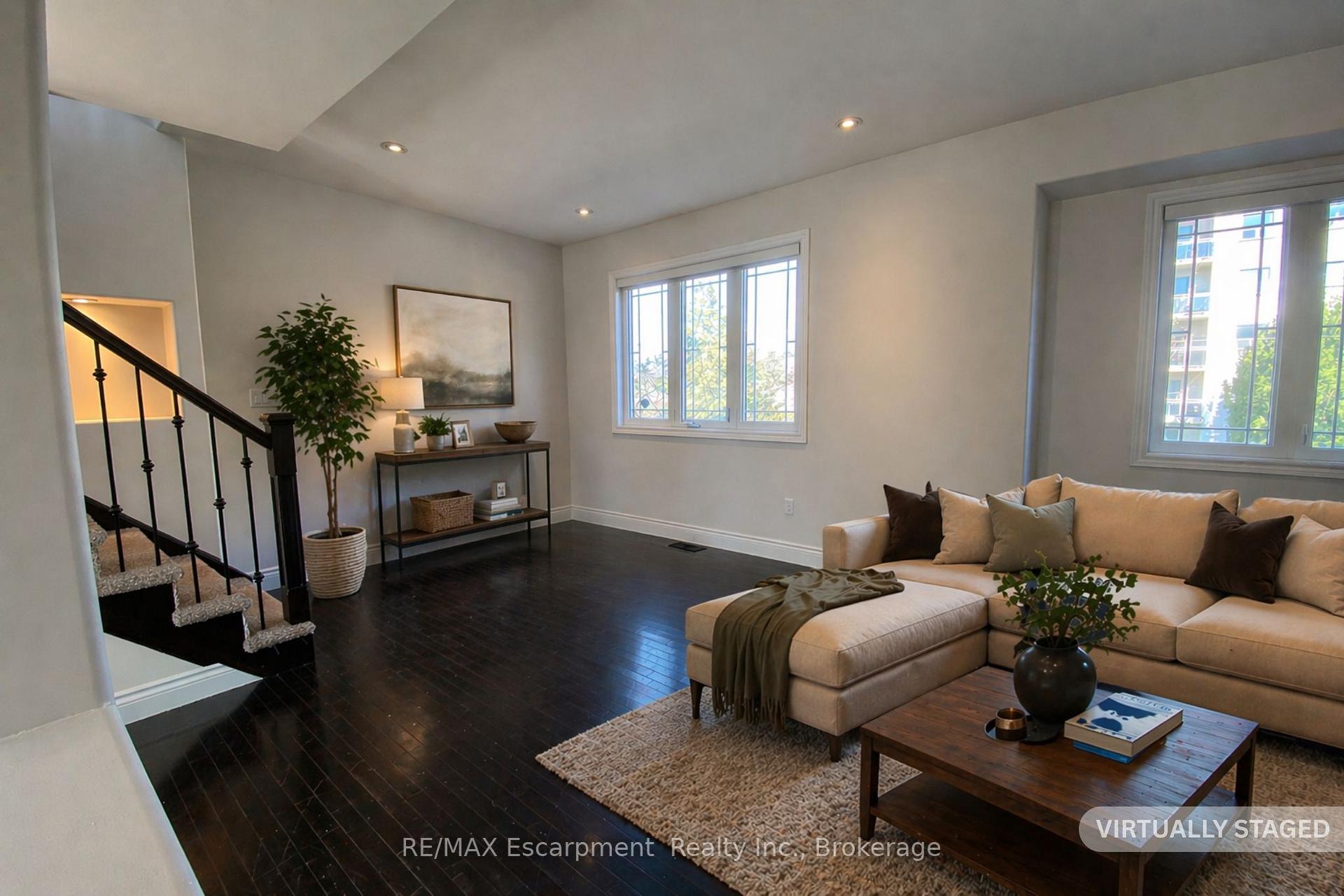 Photo 10 of 2430 Second Street, Burlington, Brant — HOMEH