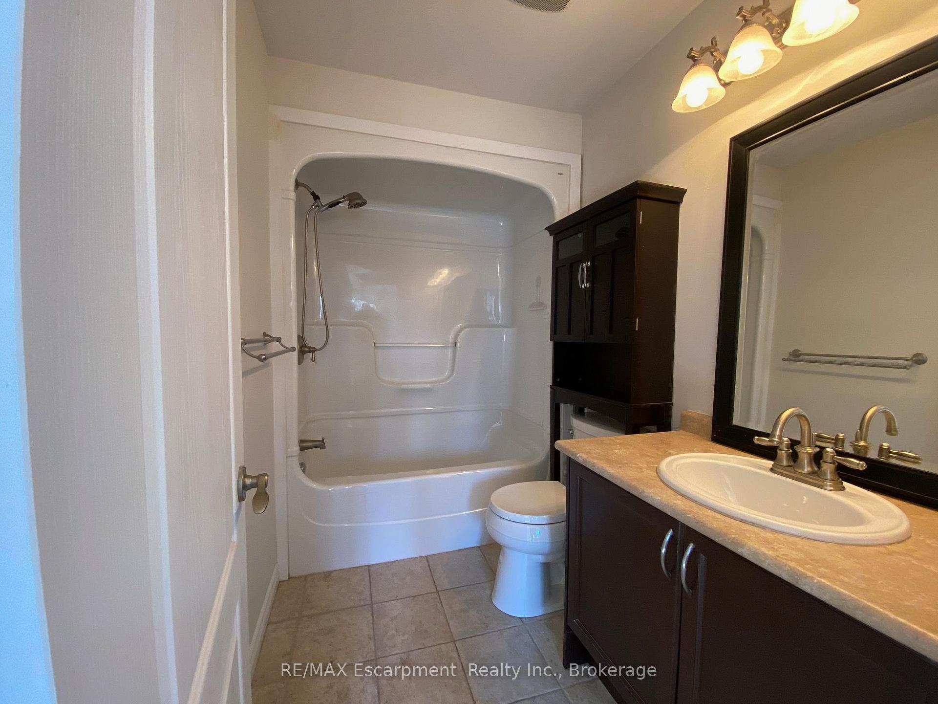 Photo 17 of 2430 Second Street, Burlington, Brant — HOMEH